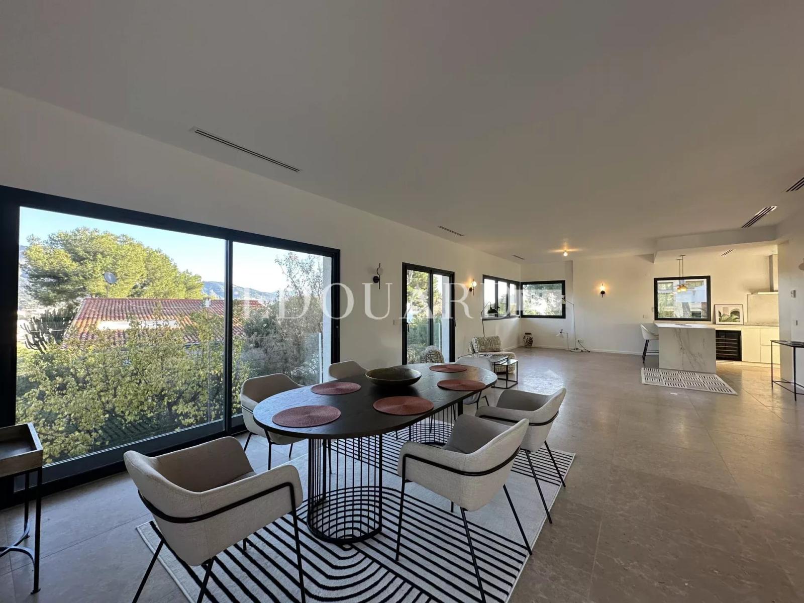 Magnifique villa neuve à vendre, idéalement située au cœur du quartier exclusif du Plateau de Cap