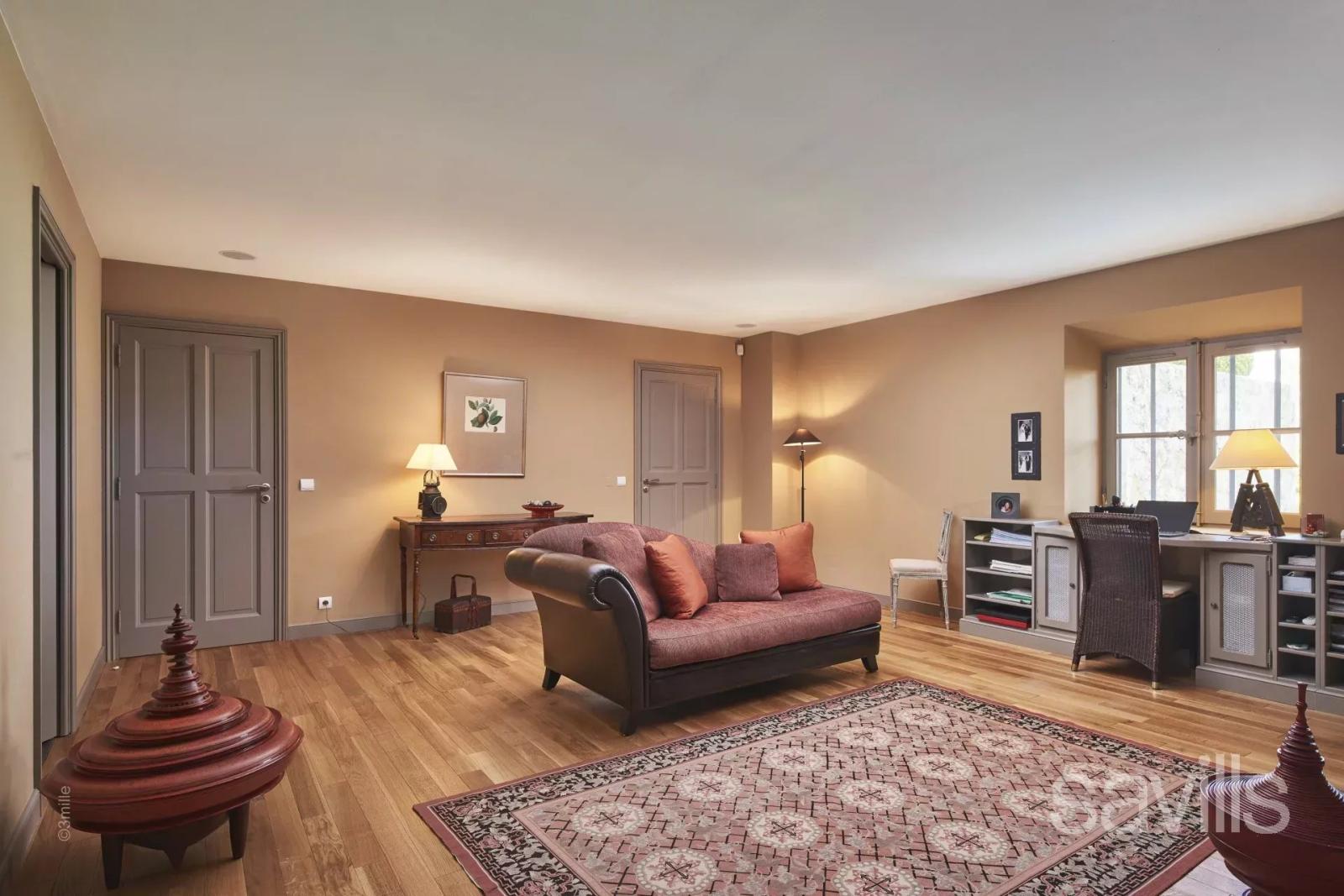 Superbe villa en pierre dans un domaine privé