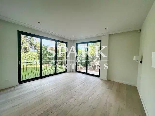 Roquebrune-Cap-Martin - Villa avec piscine proche plages