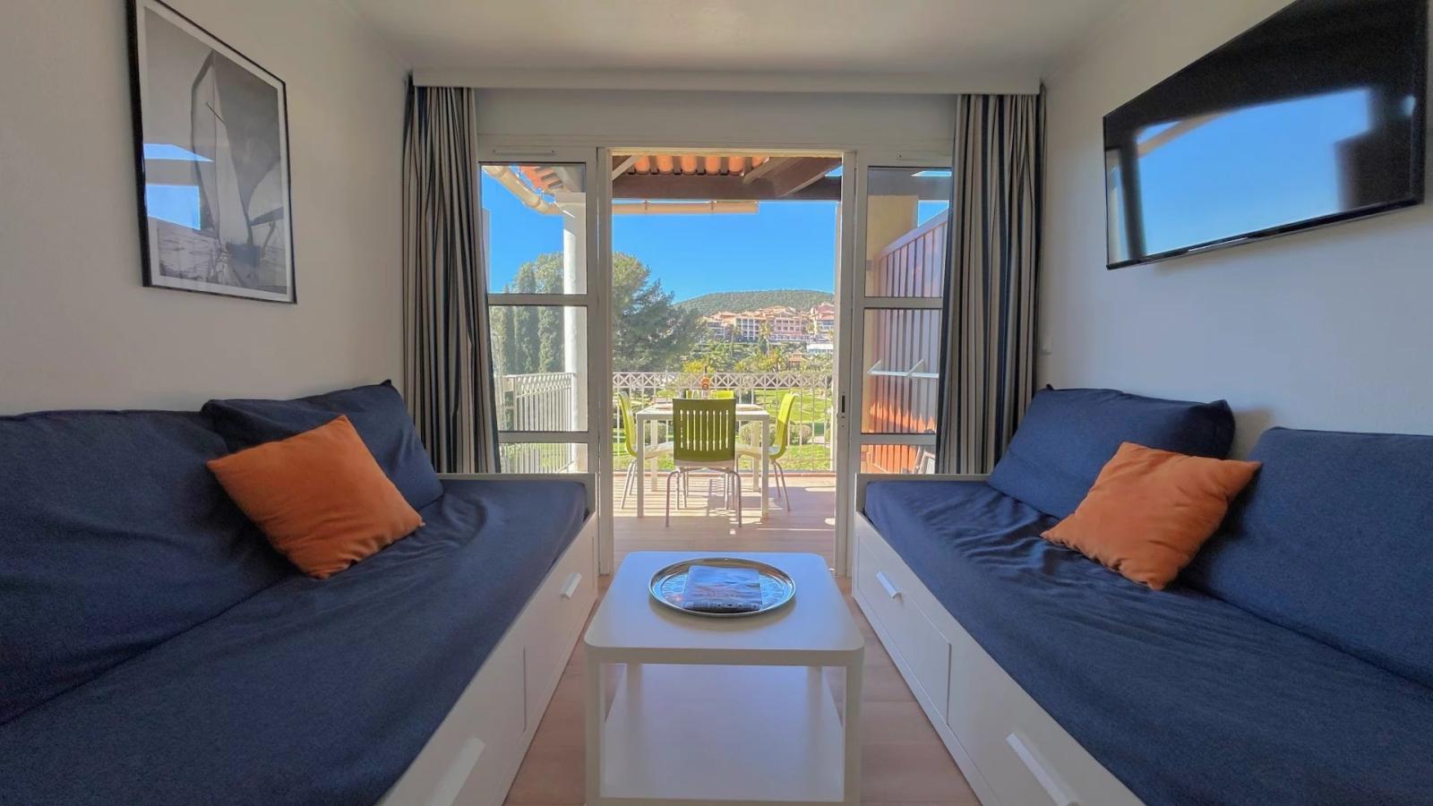 AGAY CAP ESTEREL 2 pièces exposé Sud / Sud-Ouest – Vue dégagée à Cap Esterel Village