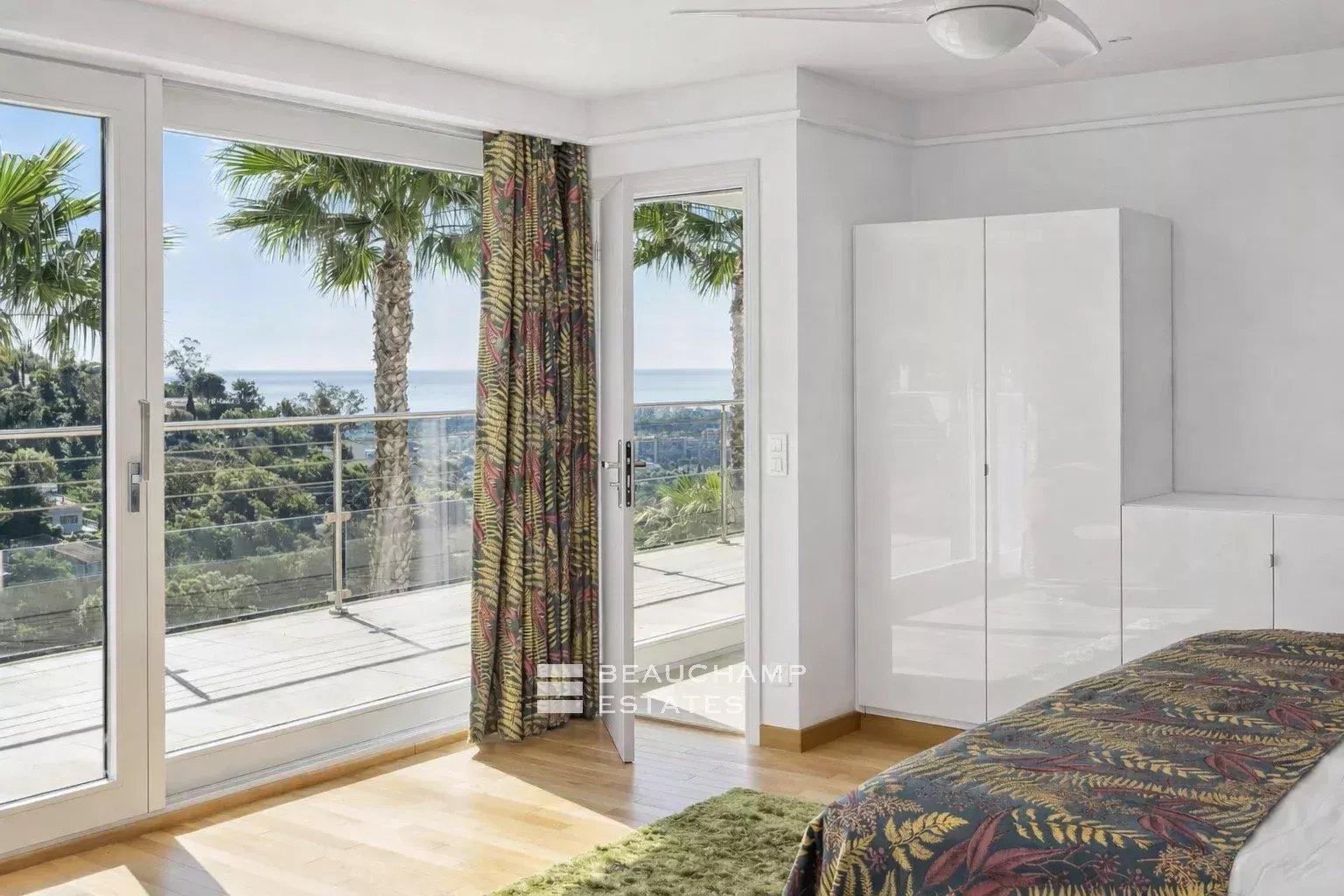 Exclusivité - Villa contemporaine avec vue mer