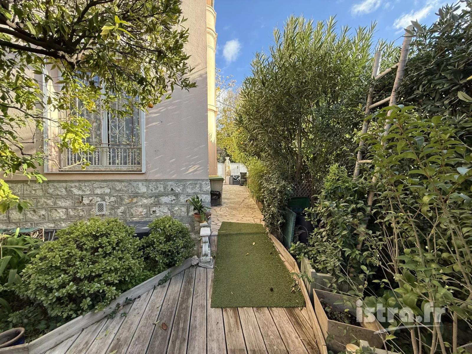 Nice Cimiez : Propriété de 435m² comprenant 6 appartements