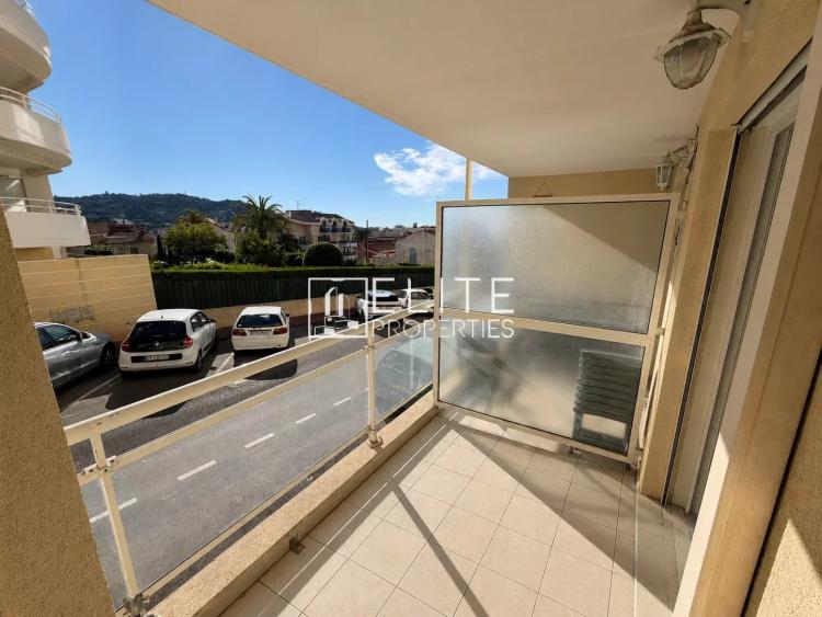 APPARTEMENT 2 PIECES DE 37 m²  - APERÇU MER - CANNES CENTRE