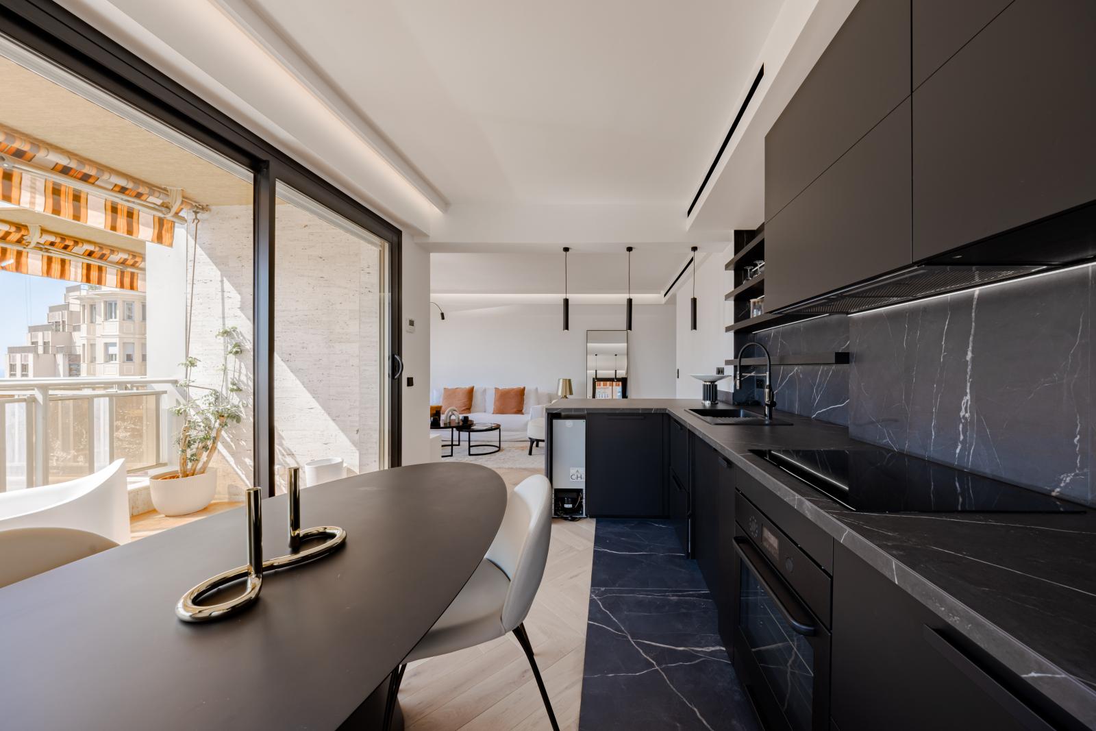 MAGNIFIQUE 3 PIECES RENOVE ET CENTRAL AVEC PARKING