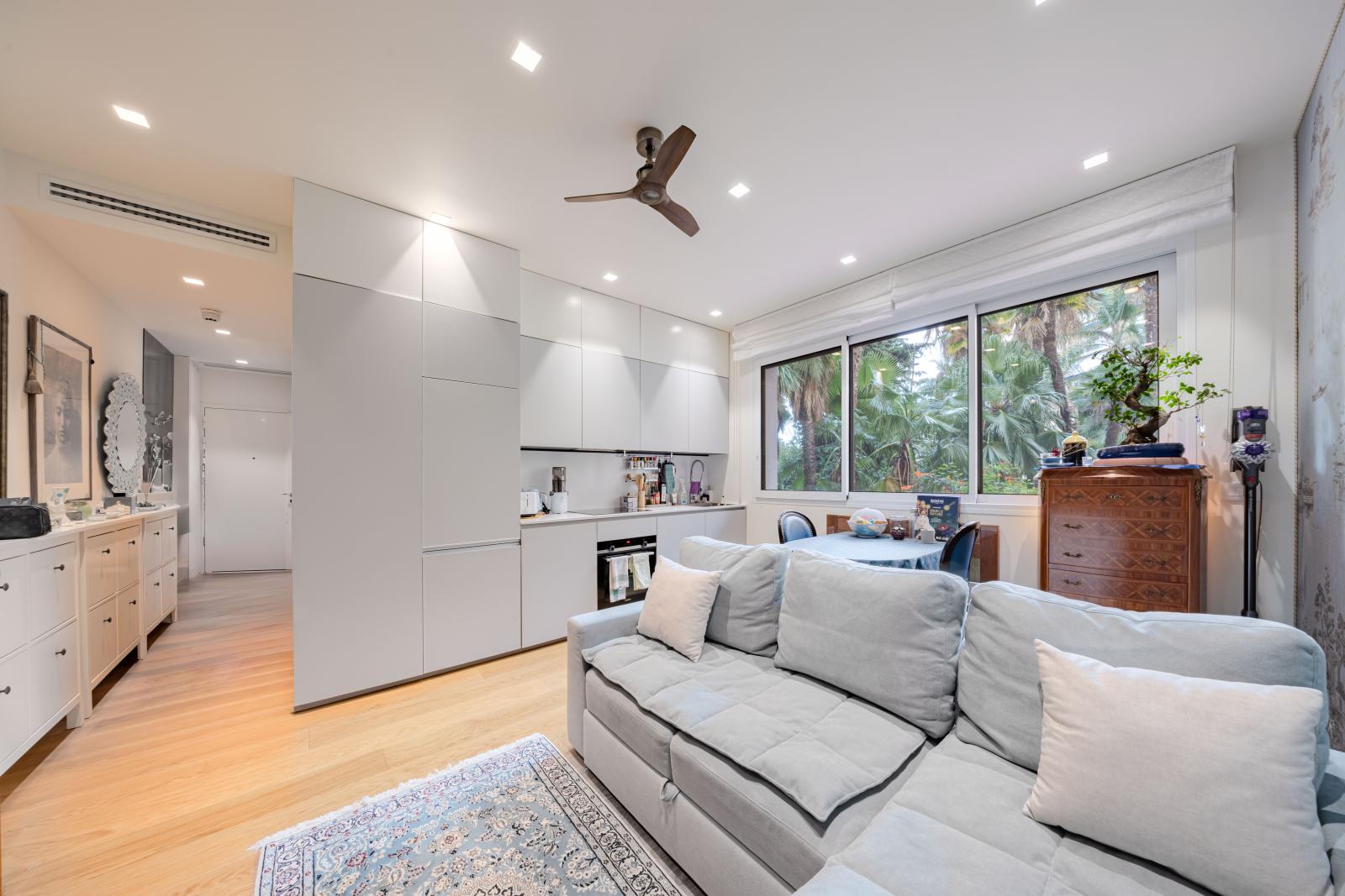 MAGNIFIQUE 2 PIECES CENTRAL