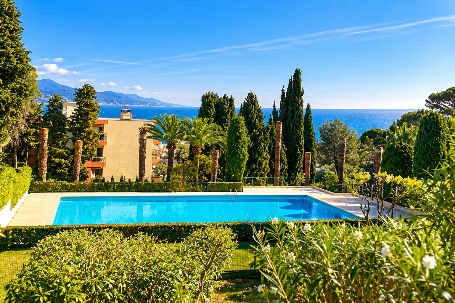 ee4d9_piscine-mediterraneenne-face-a-la-mer-1793003176.jpg