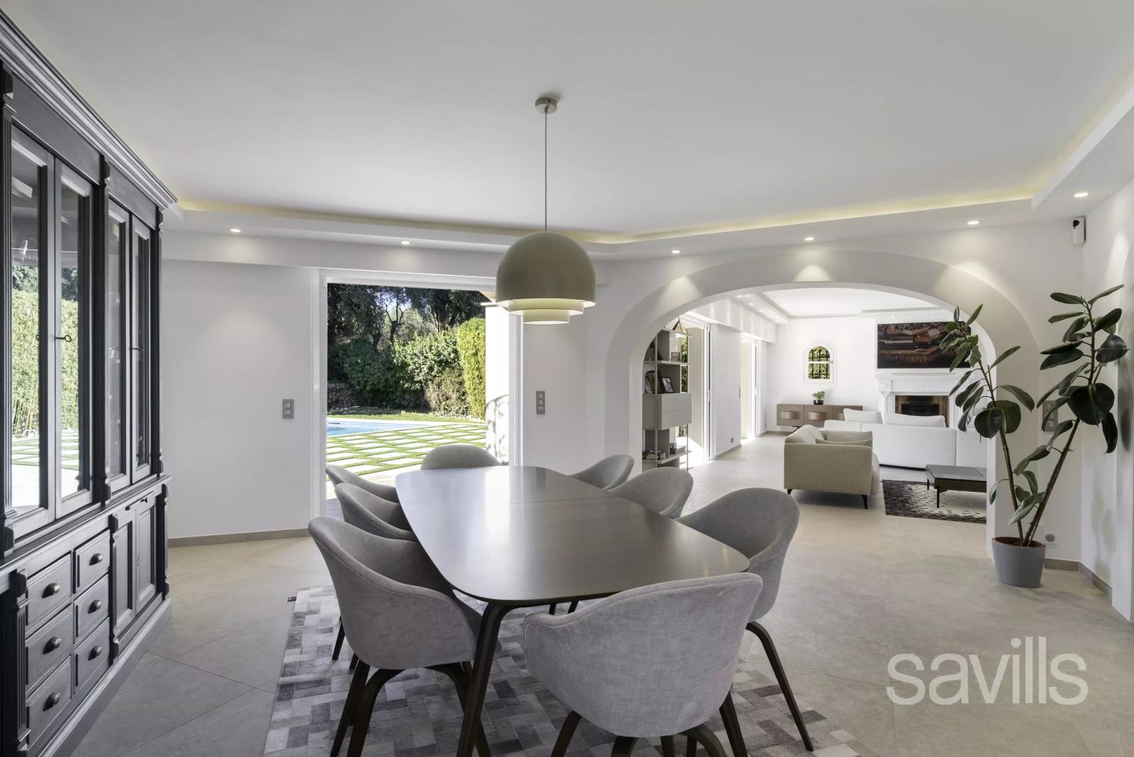 Élégance et prestige dans un domaine privé à deux pas de Valbonne