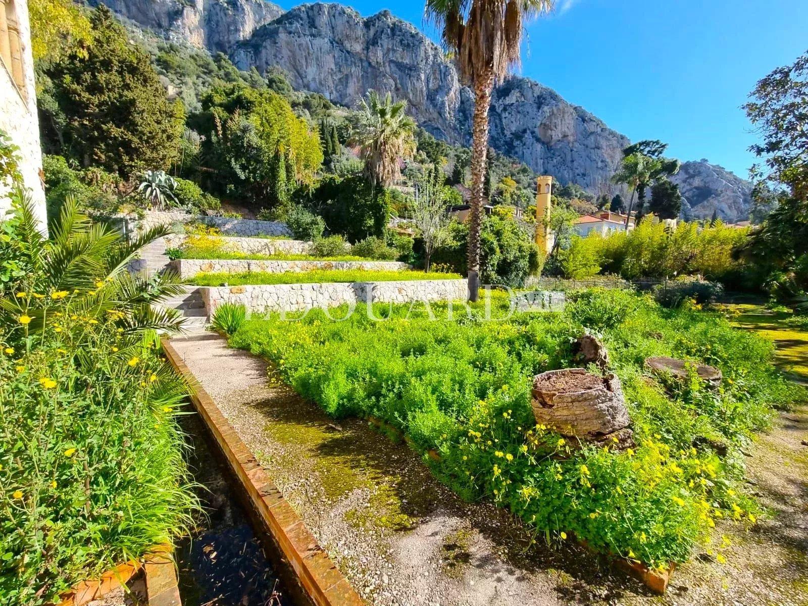 Magnifique propriété avec splendide vue mer panoramique, grande piscine, vaste pool house et immense jardin arboré
