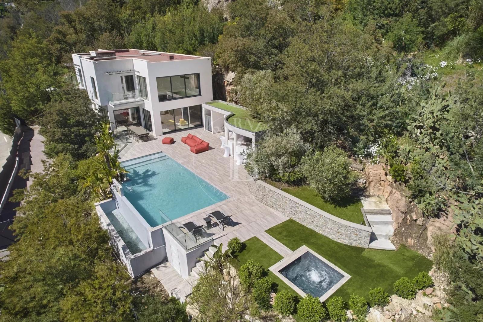 MANDELIEU LA NAPOULE - VILLA CONTEMPORAINE - VUE MER PANORAMIQUE
