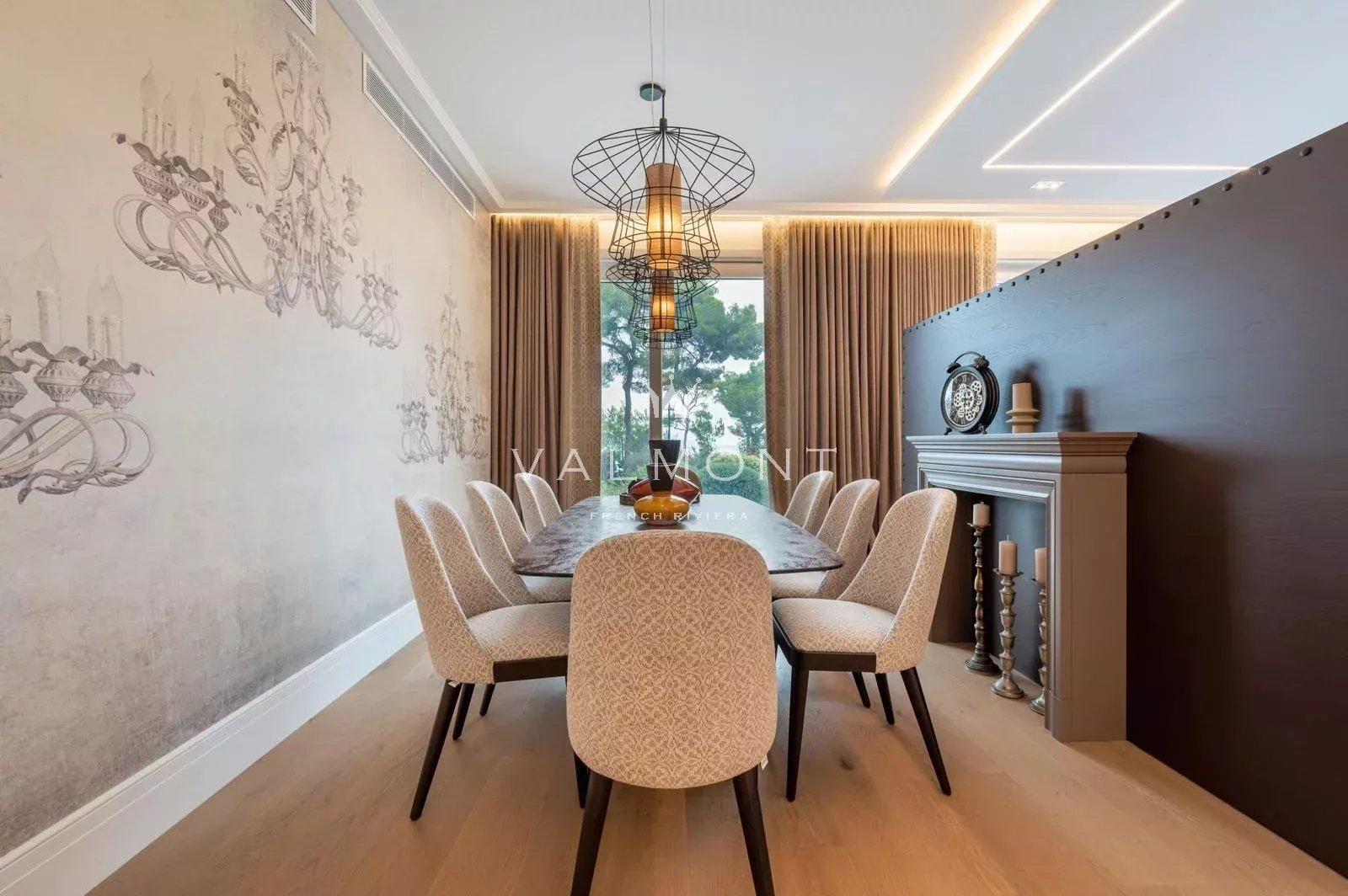 VILLA MODERNE AVEC VUE IMPRENABLE SUR LA MER