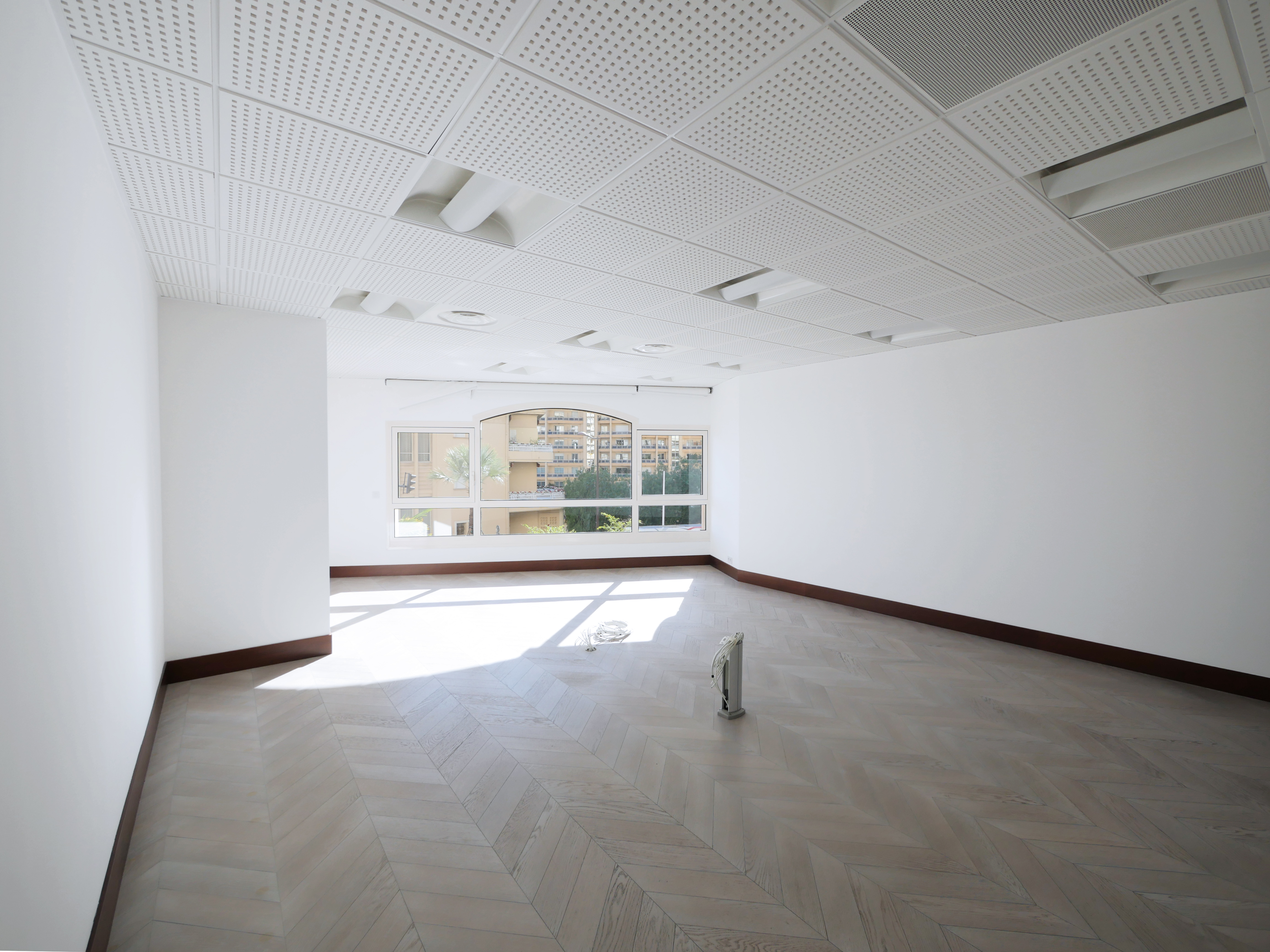 EjuqG_bureau-3-1612282674.jpg