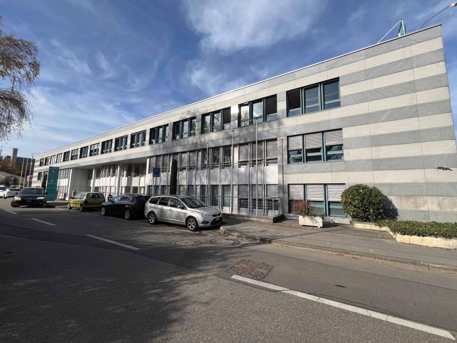 Bureaux de 164m2 - lumineux à proximité de l'aéroport et de la Place des Nations