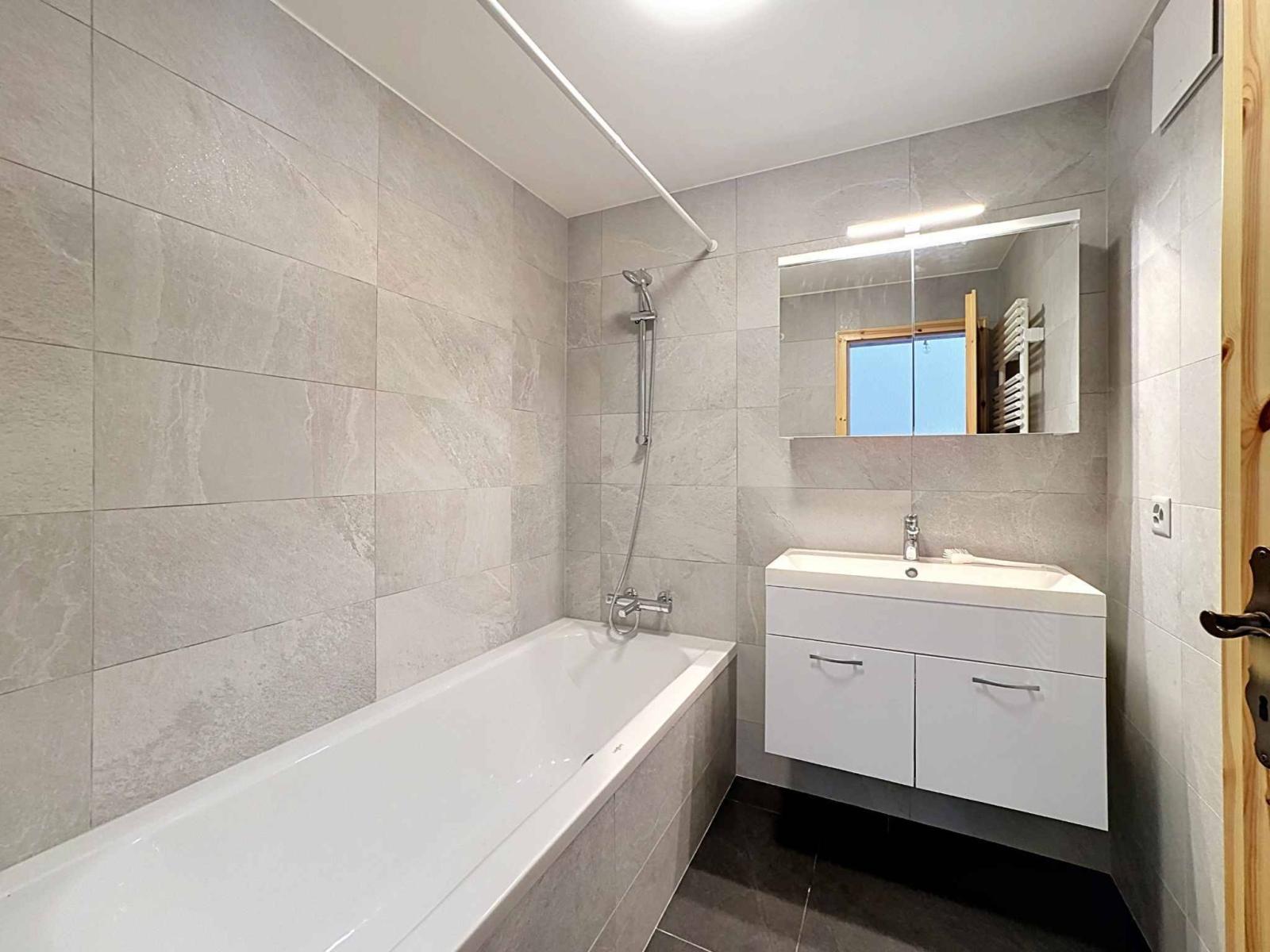 CHALET DE 15,5 PIÈCES
COMPOSÉ DE TROIS APPARTEMENTS INDÉPENDANTS