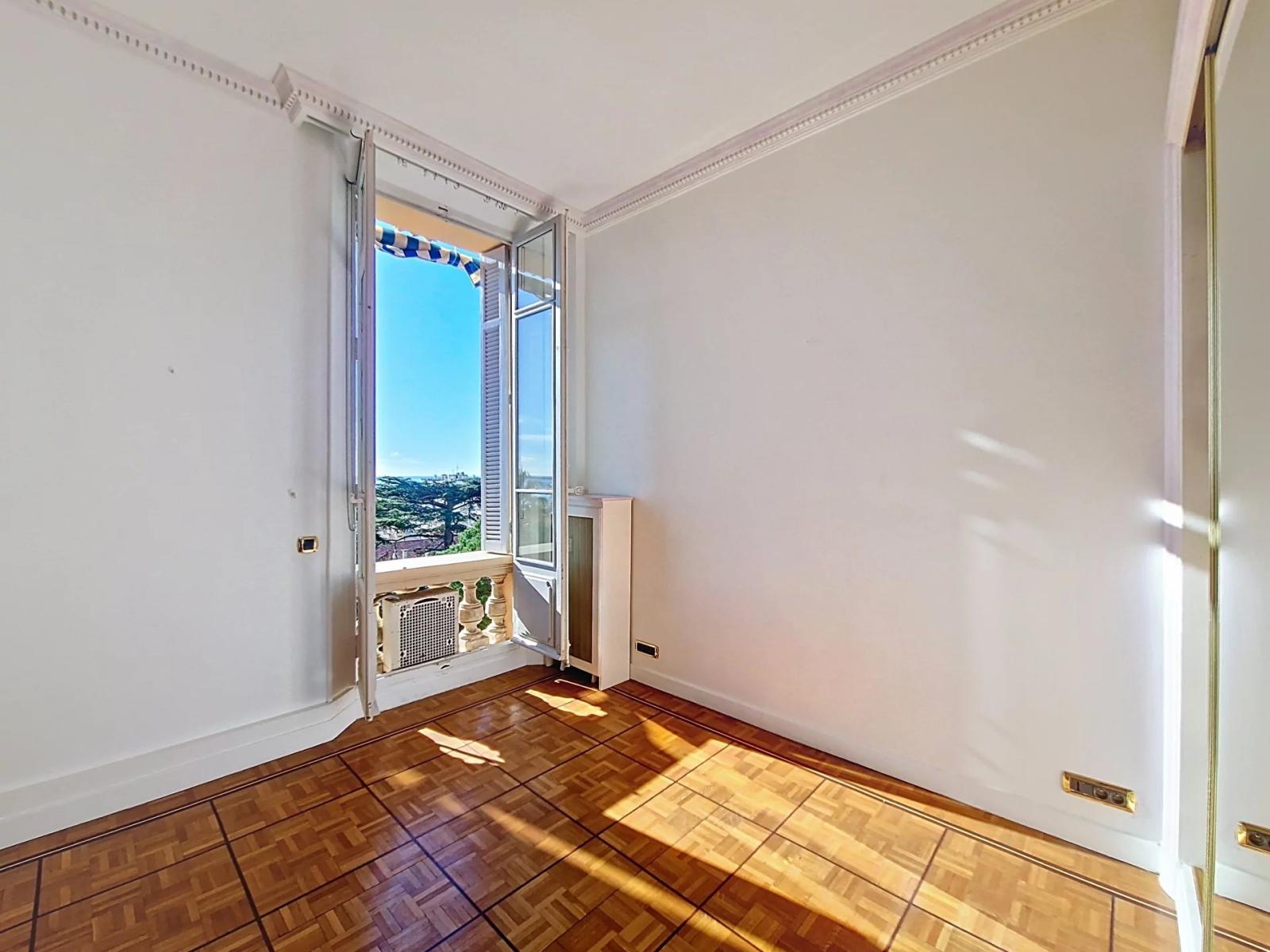 VUE MER EXCEPTIONNELLE, PLEIN SUD ET PARC - GRAND T2/3 - RÉSIDENCE CLASSÉE FIN XIXᵉ