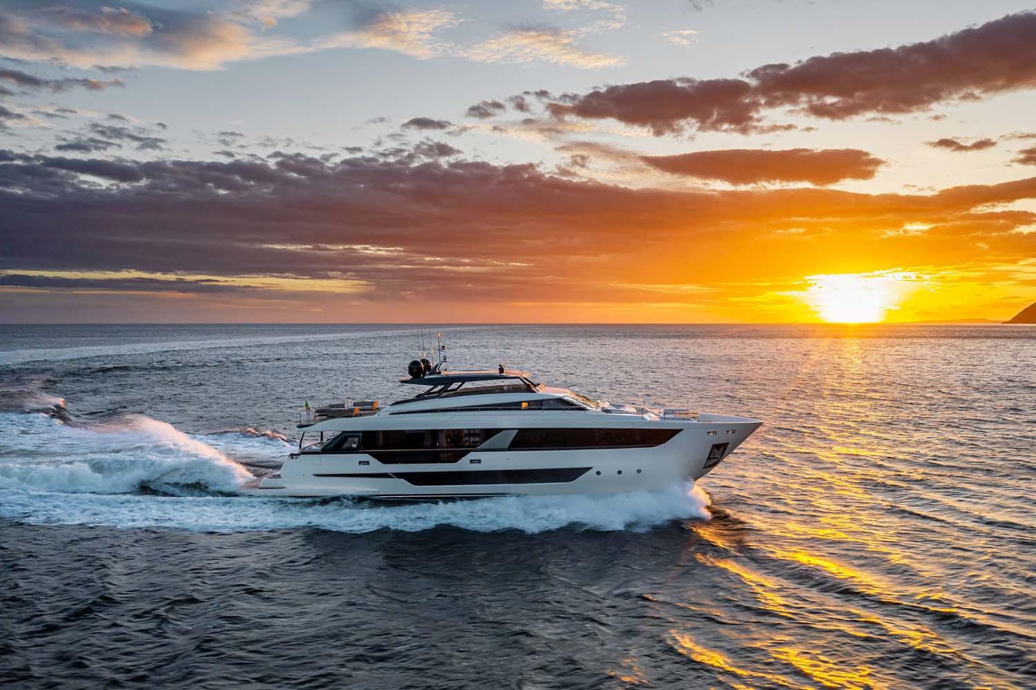 f1378_e2fa5_ghba3_ferrettiyachts1000-mega-yacht-de-luxe-cruising.jpg