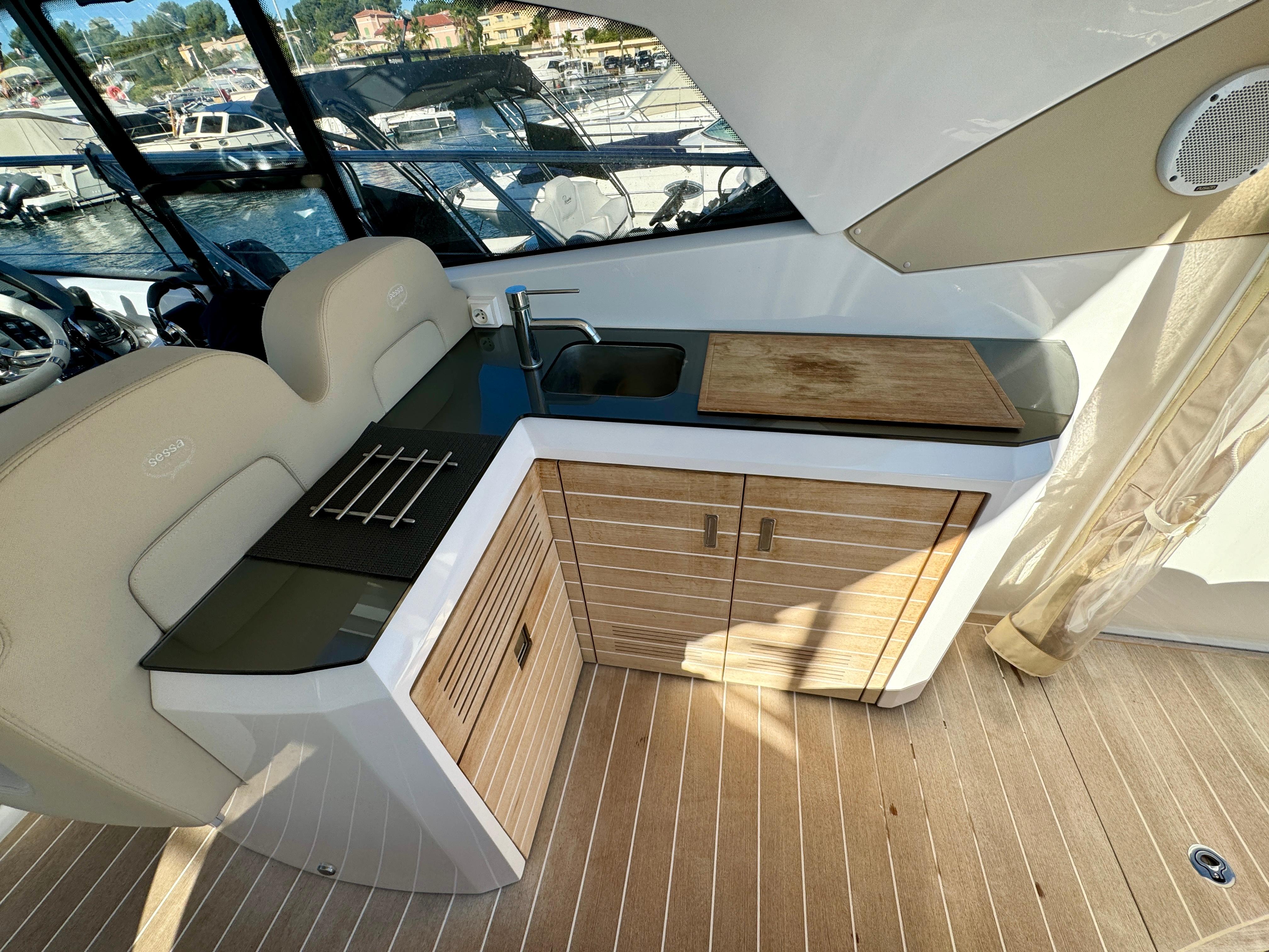 5d4ef_29a83_2019-sessa-marine-c44-cruiser-power-9638806-20241218075849723-1_xlarge.jpg