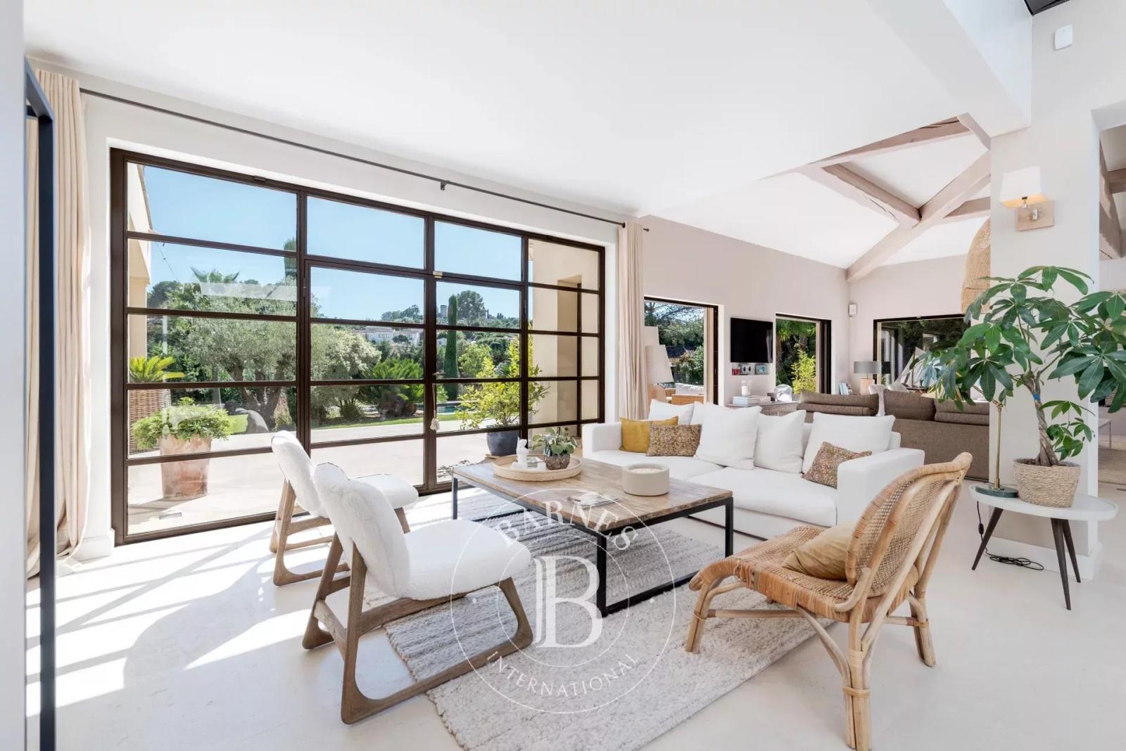 Valbonne - Luxueuse propriété familiale avec maison d'amis - A pied du village - 8 chambres