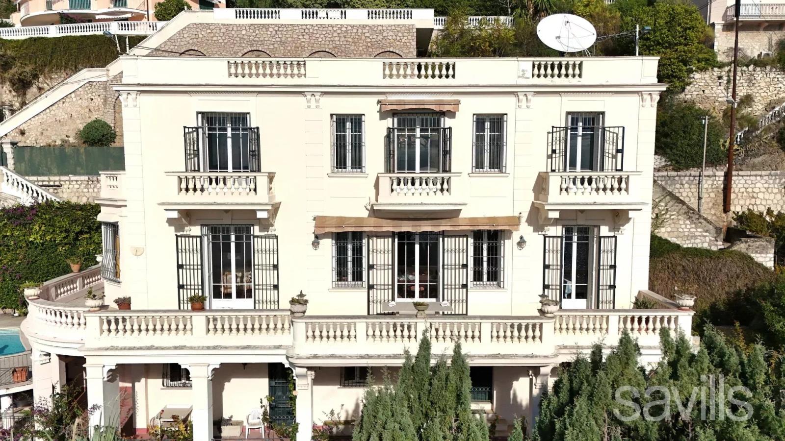 Villa Belle Epoque à la frontière Monegasque