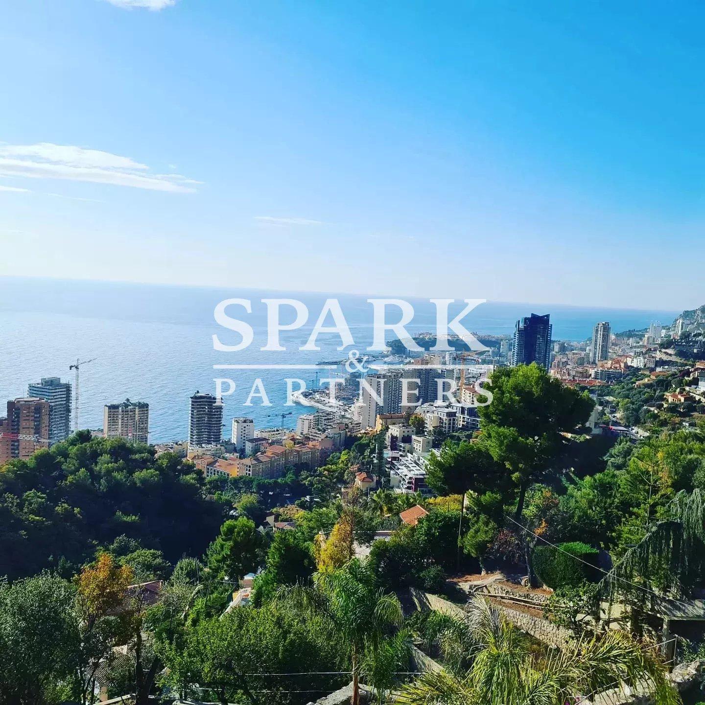 Roquebrune-Cap-Martin - Villa vue mer avec terrain