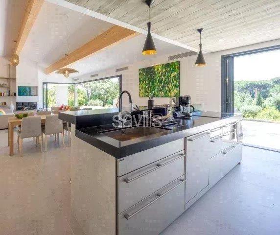 Ramatuelle, villa contemporaine avec piscine