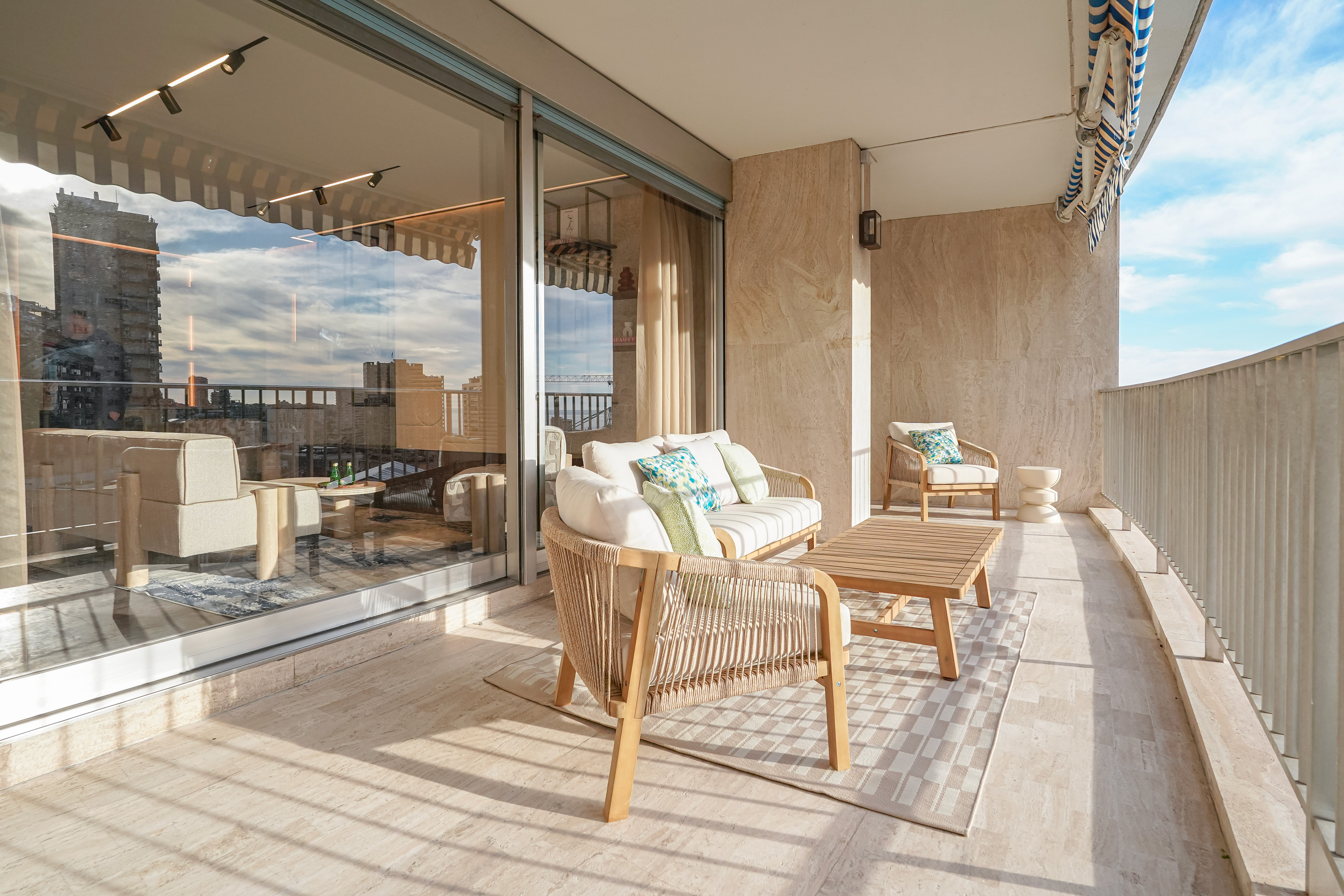 f5c26_terrasse-2-chateau-perigord-barnes-valeri-agency-monaco-1767801912.jpg