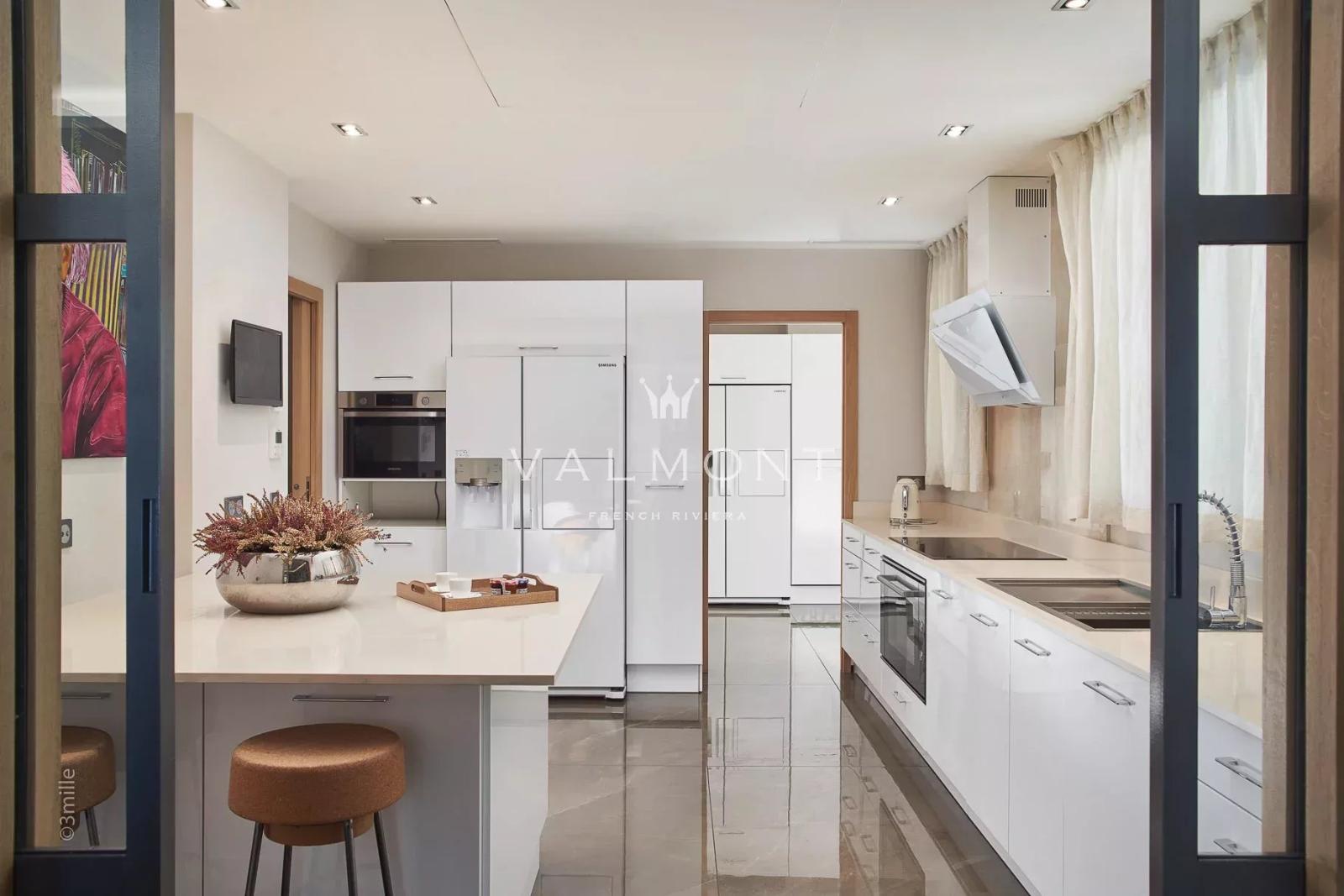 MAISON 5 CHAMBRES EN FRONT DE MER À CANNES