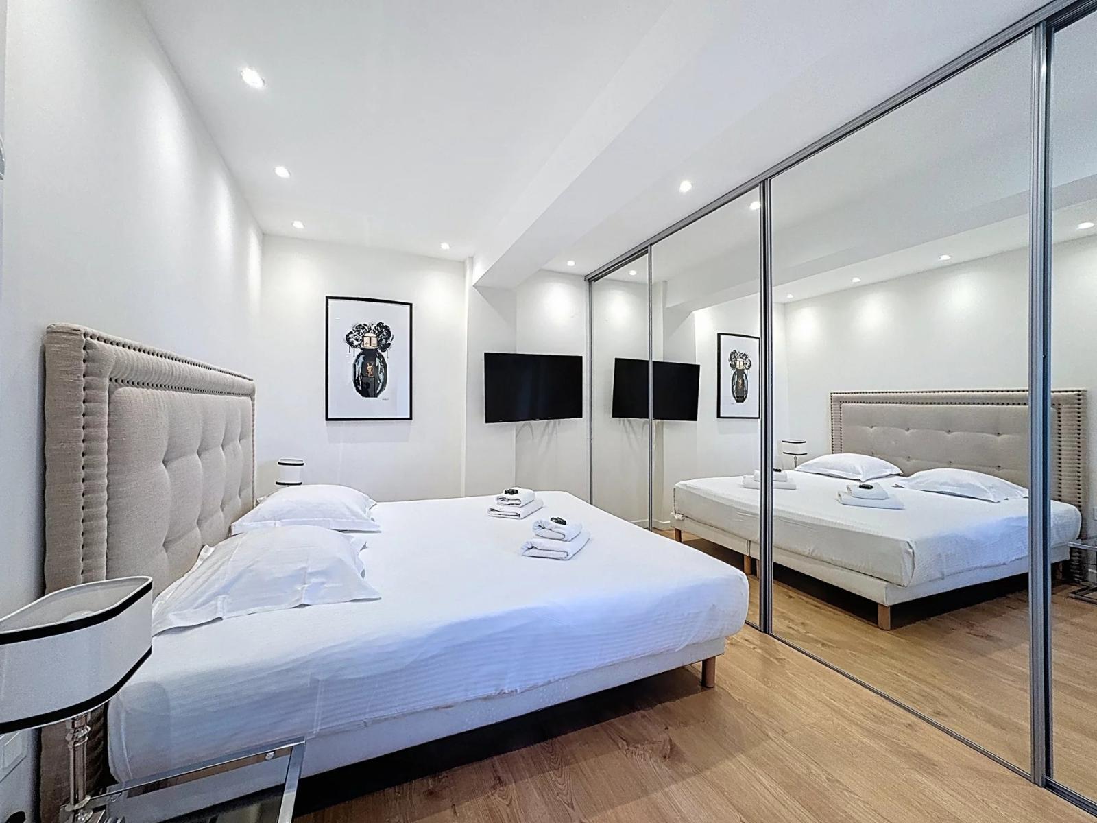 CANNES CROISETTE TERRASSE VUE MER