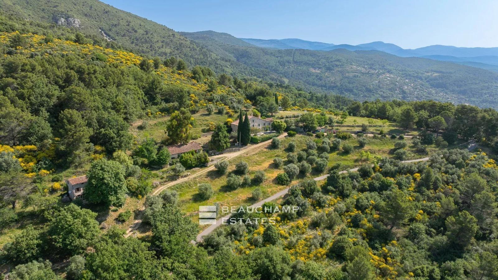 Domaine fermé provençale 11 chambres avec vue panoramique - Seillans