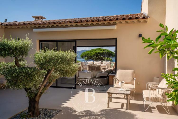 PROCHE DE SAINT TROPEZ - GASSIN - DOMAINE PRIVE - VUE MER