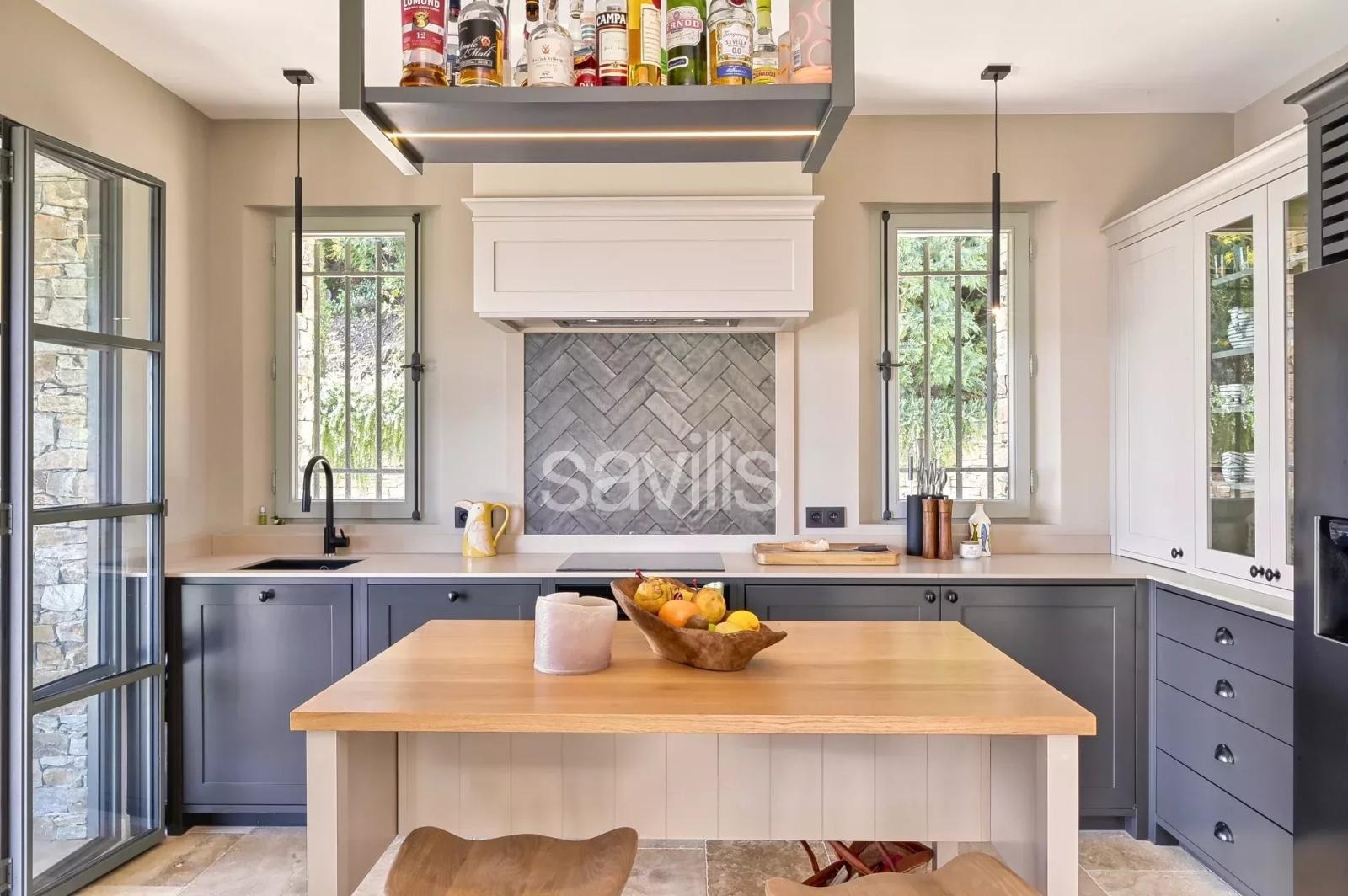 Charmante villa vue mer à proximité de la plage de Gigaro