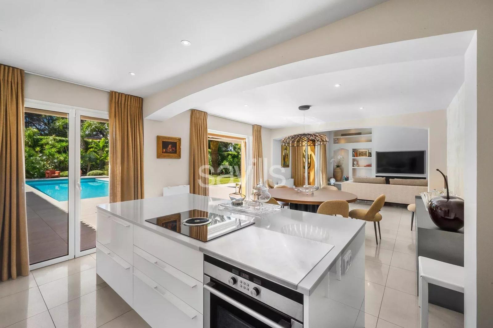 Villa 4 chambres avec piscine – À deux pas de Saint-Tropez