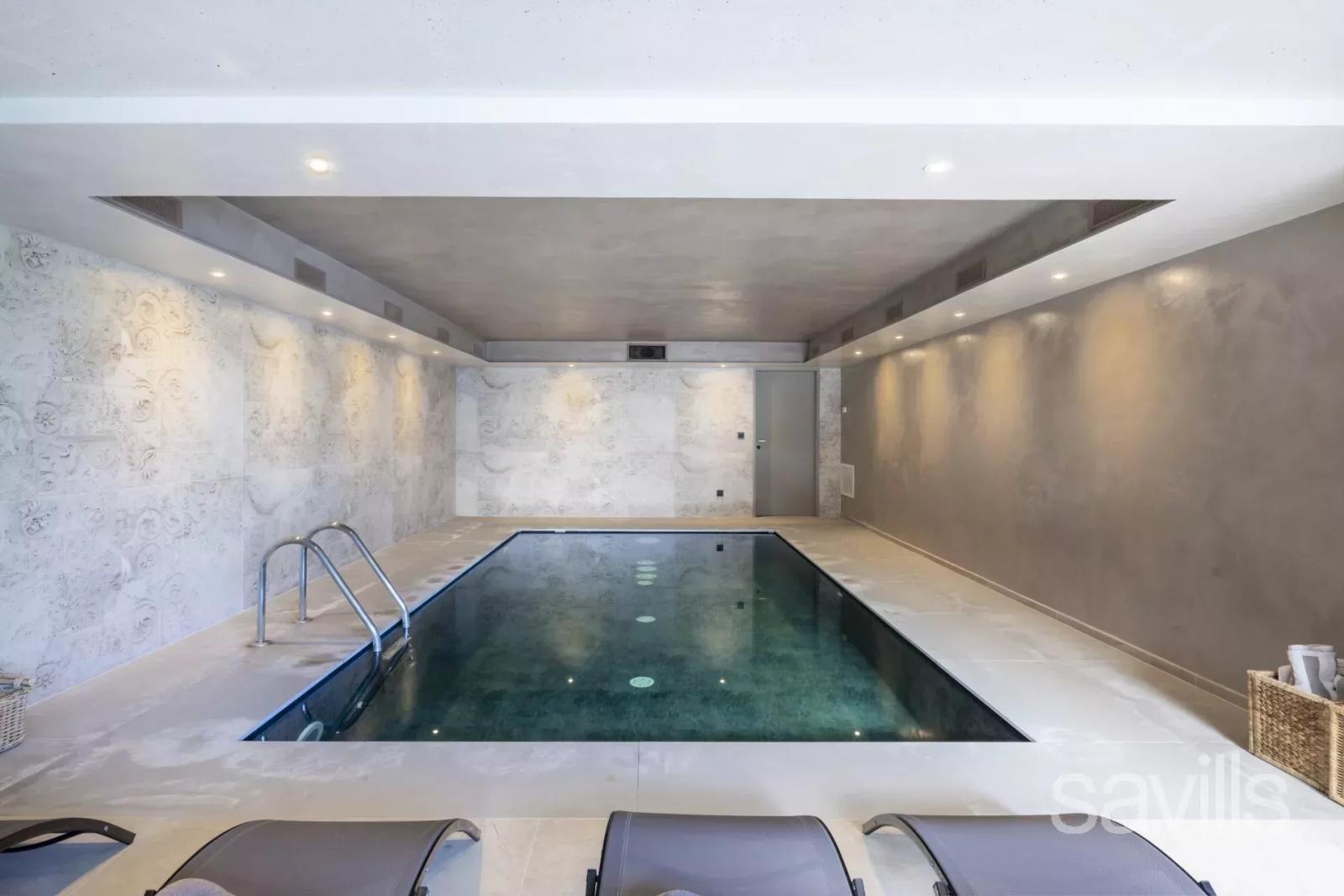 Villa somptueuse face au village de Saint-Paul de Vence