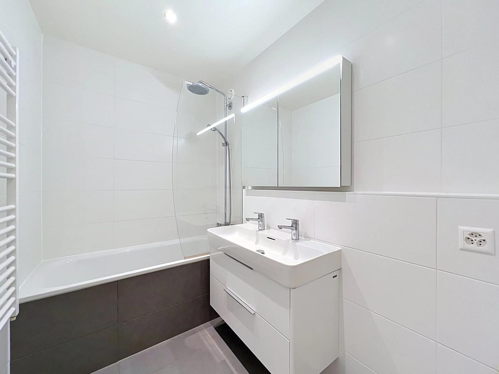 Charmant appartement traversant de 4.5 pièces au cœur des Eaux-Vives