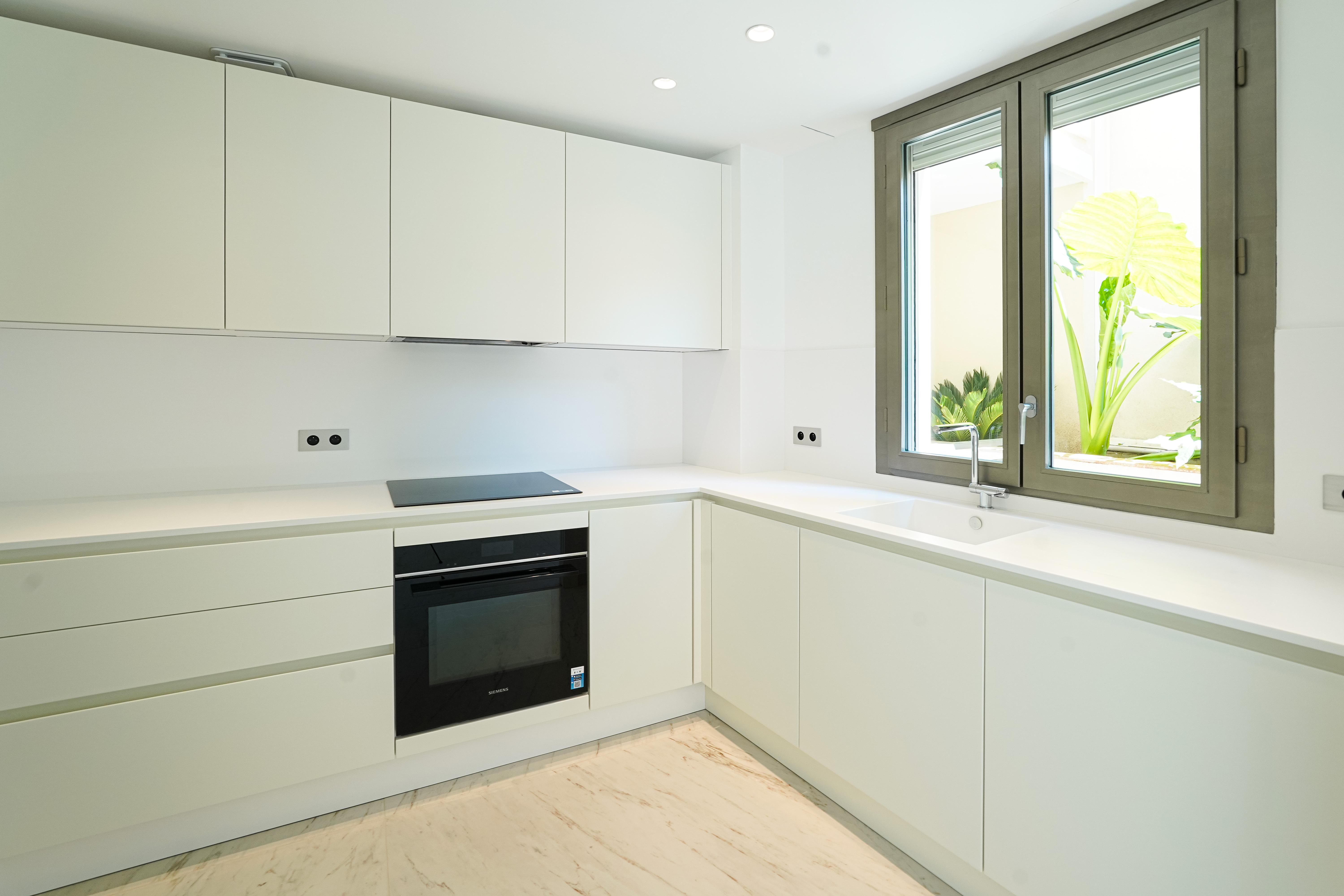 f93a3_cuisine2-villa-ariane-barnes-valeri-agency-monaco-1783691307.jpg