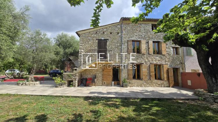 MAISON EN PIERRE 233m² & PISCINE + DÉPENDANCES - GRASSE