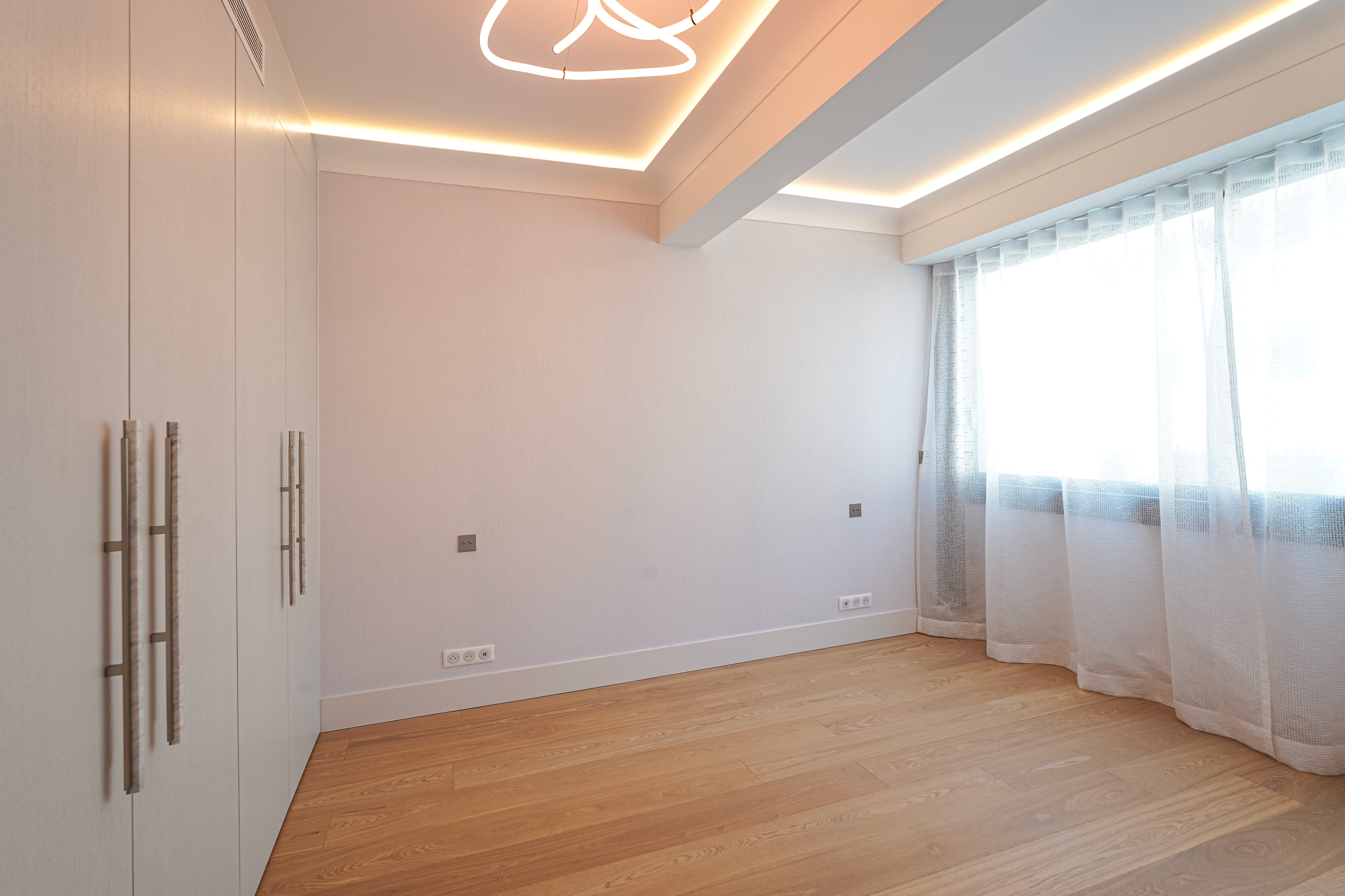 FA2zg_chambrebis-riviera-palace-valeri-agency-1784132052.jpg