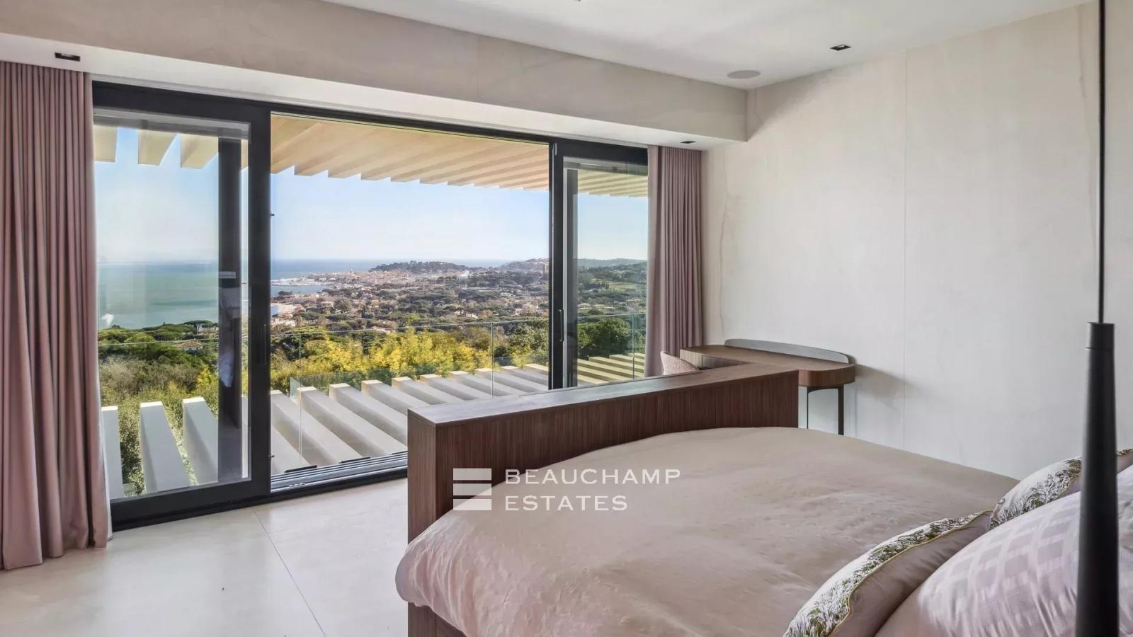 Vue mer majestueuse – Villa contemporaine d’exception, Saint-Tropez, 6 chambres, adresse prestigieuse