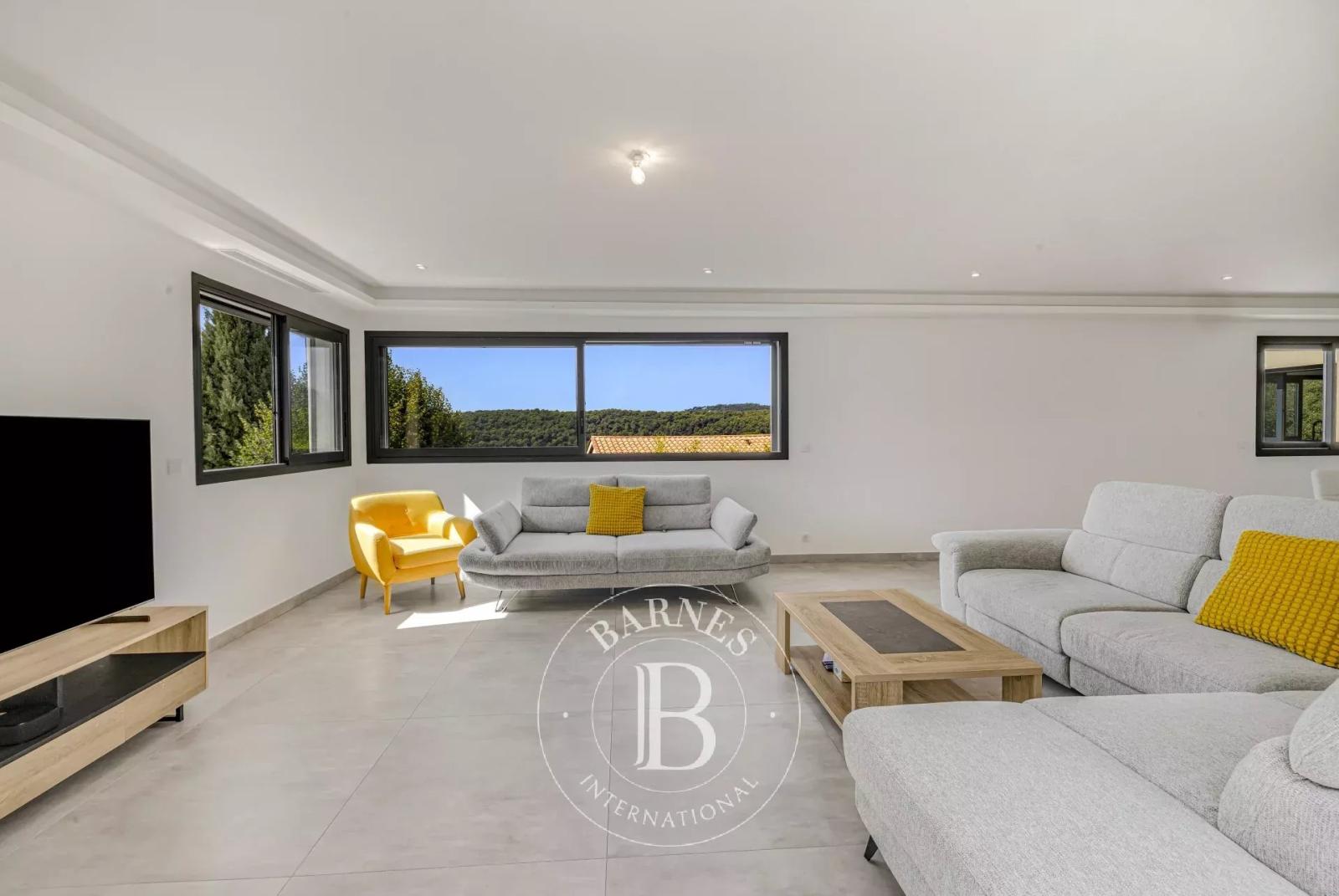 Vence – Villa contemporaine avec vue sur Saint-Paul-de-Vence et la mer