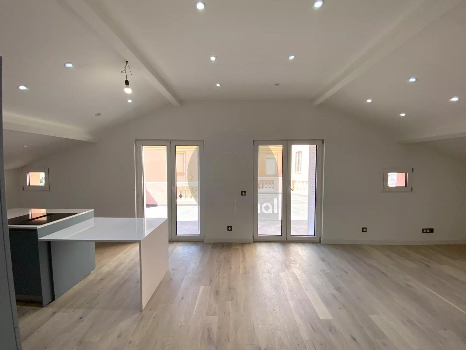 A VENDRE MENTON CENTRE 3P DERNIER ETAGE 62M2 AVEC TERRASSE  38M2