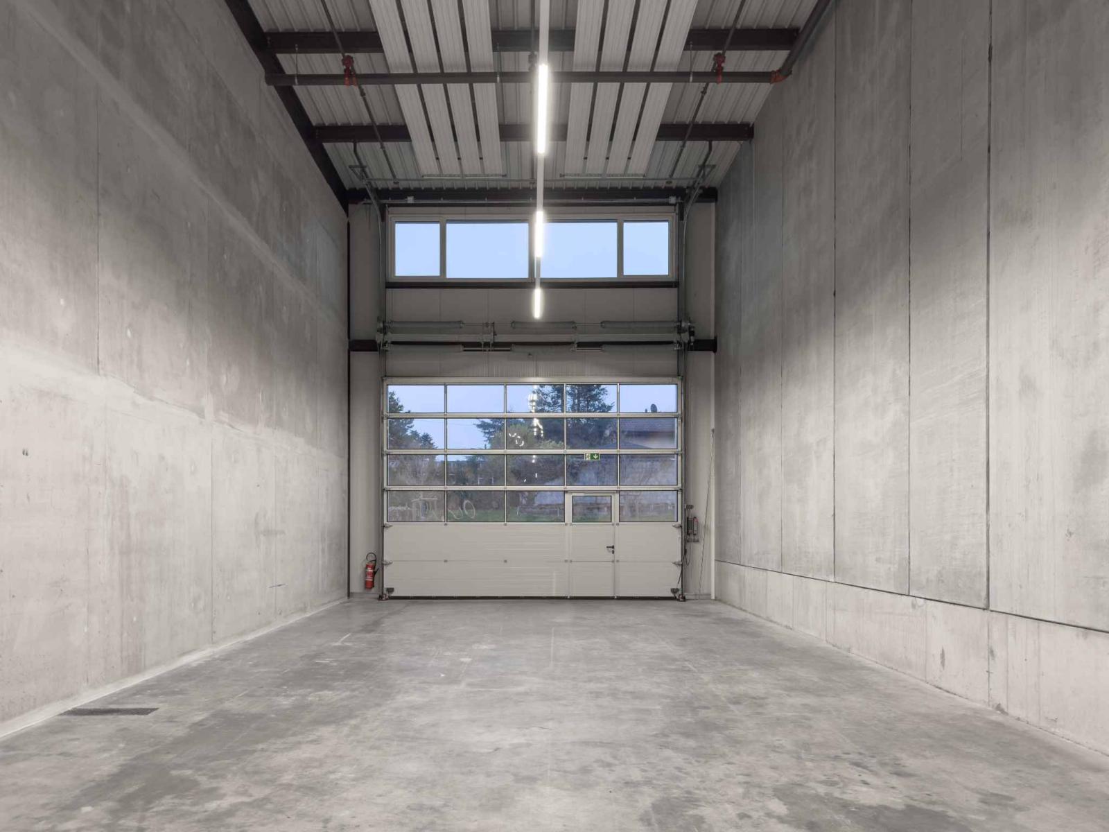 À Vendre : 3 Surfaces Industrielles modernes à Vernier