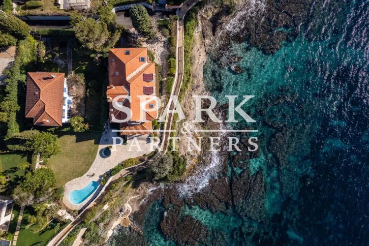Villa en Bord de Mer à Cap d'Ail : Un Bijou à Ne Pas Manquer