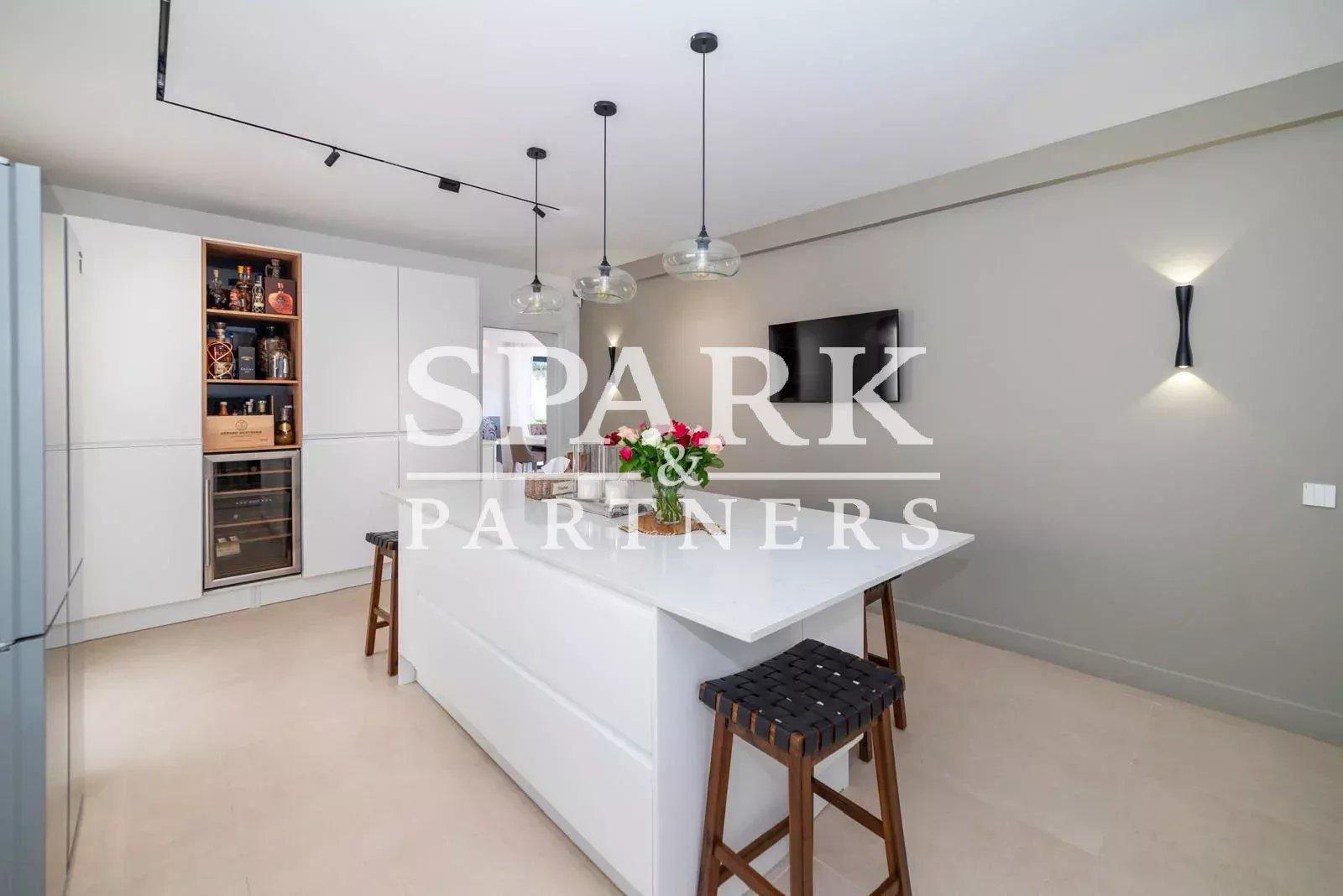 La Turbie - Villa dans un domaine privé avec vue panoramique sur la mer