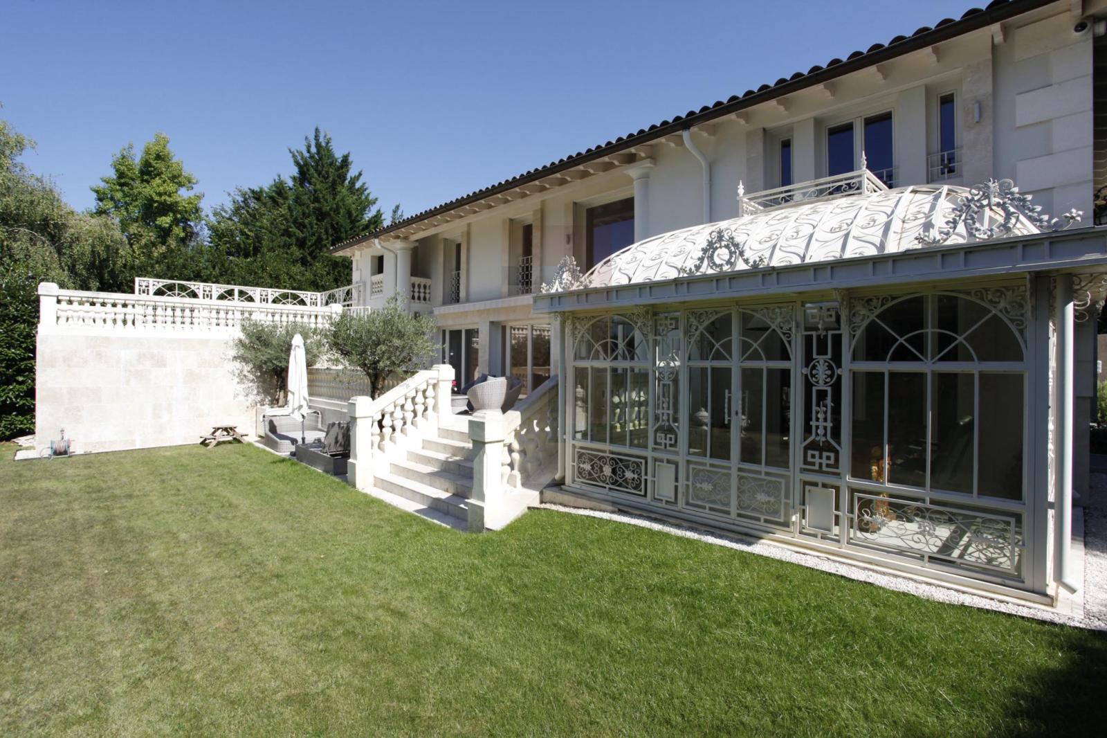 Exclusivité: Magnifique villa classique proche du golf 