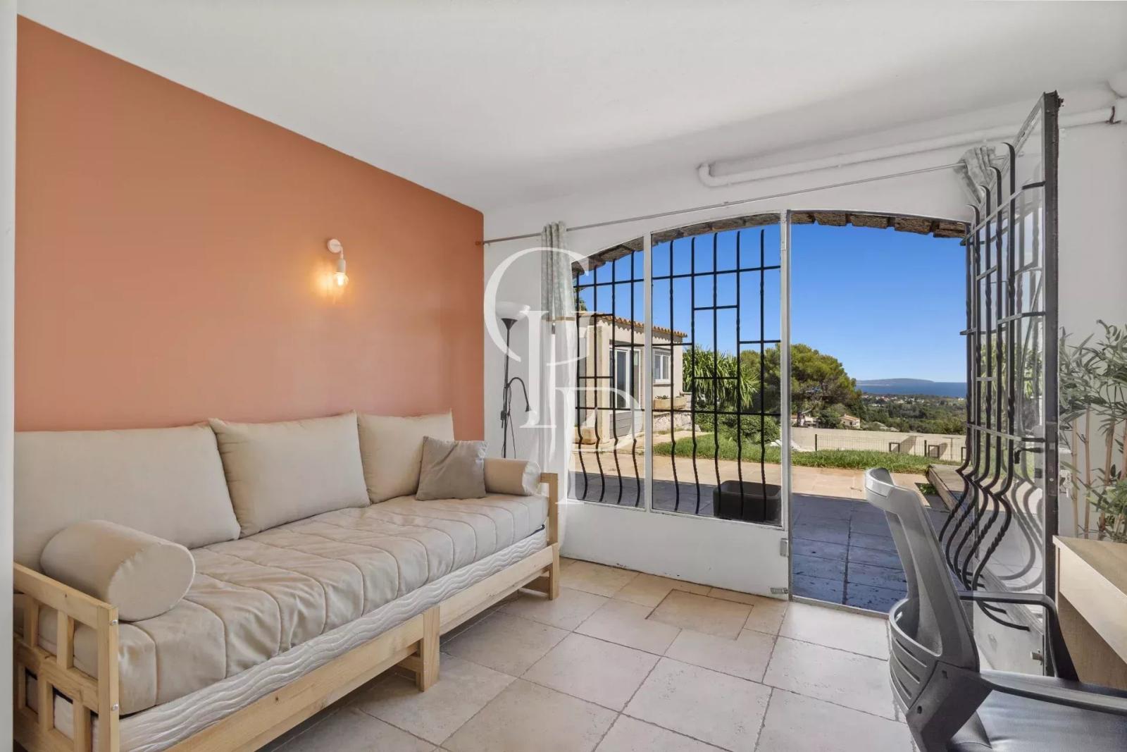 Antibes – Villa avec superbe vue mer