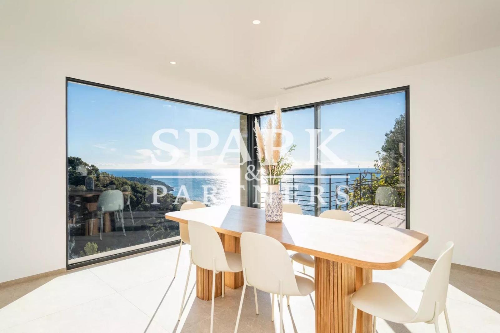 Roquebrune Cap Martin -Magnifique villa contemporaine - vue mer