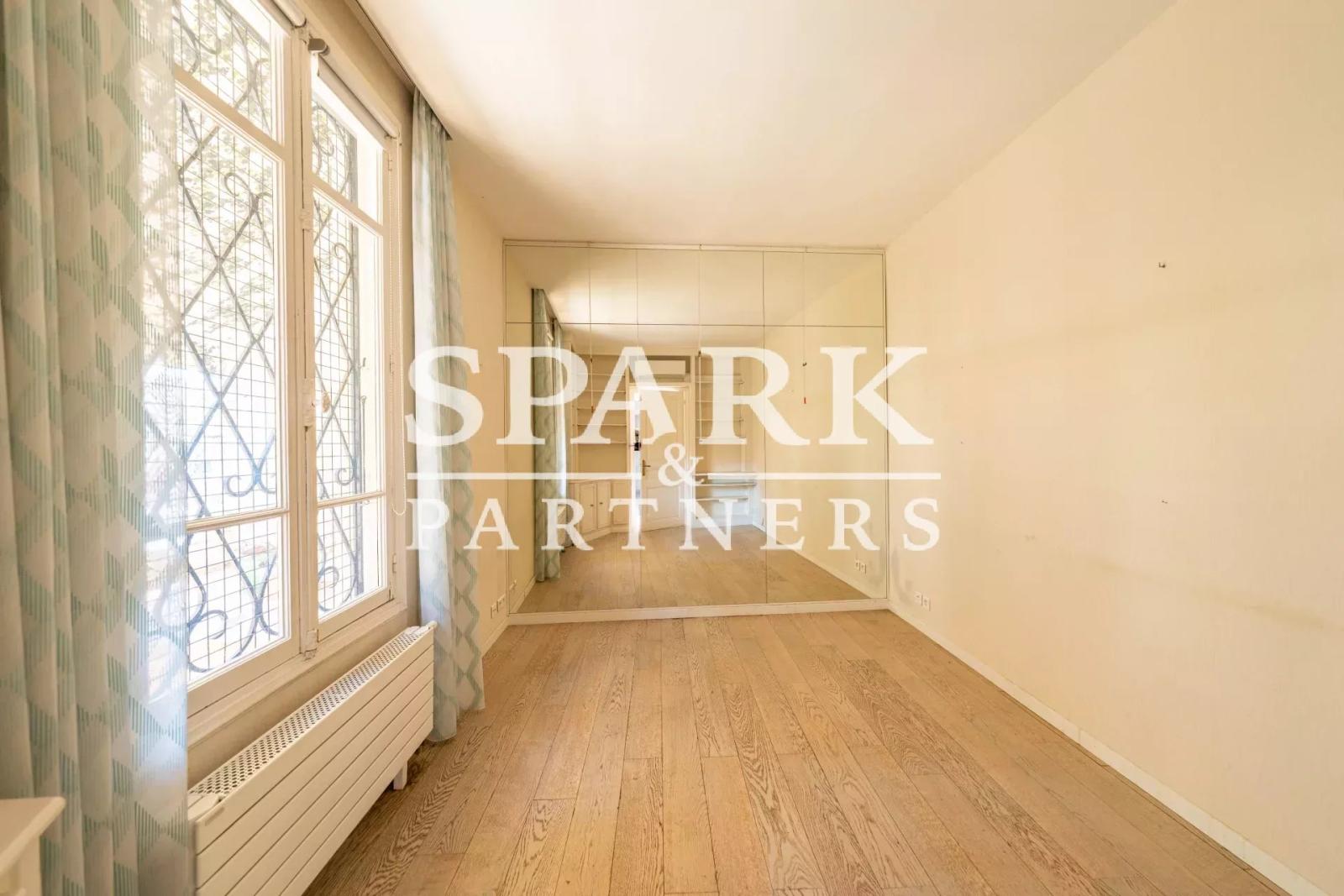 TOWN HOUSEPORT - A RENOVER (AVEC PROJET)