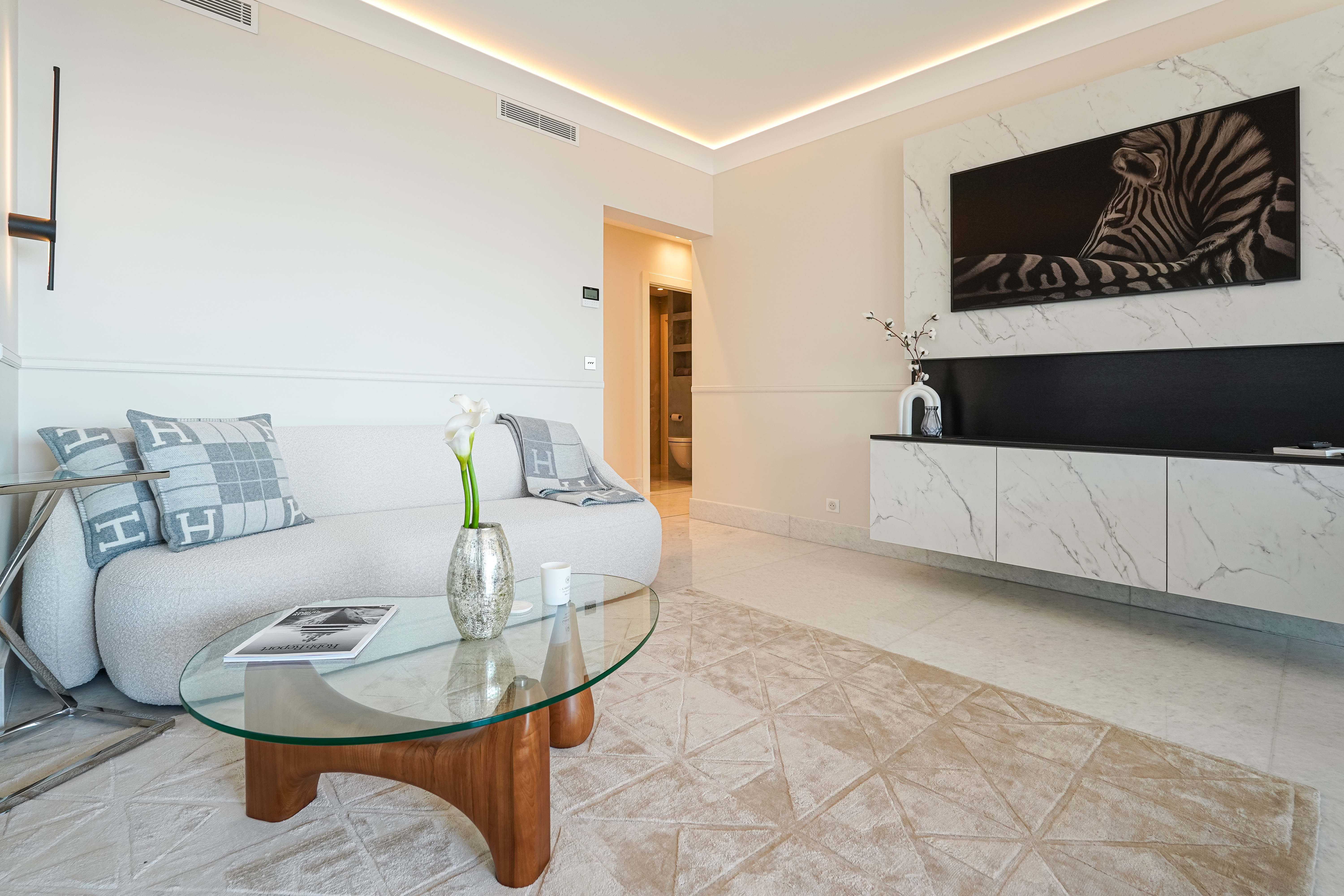 Fen2E_canape-riviera-palace-valeri-agency-1784132042.jpg