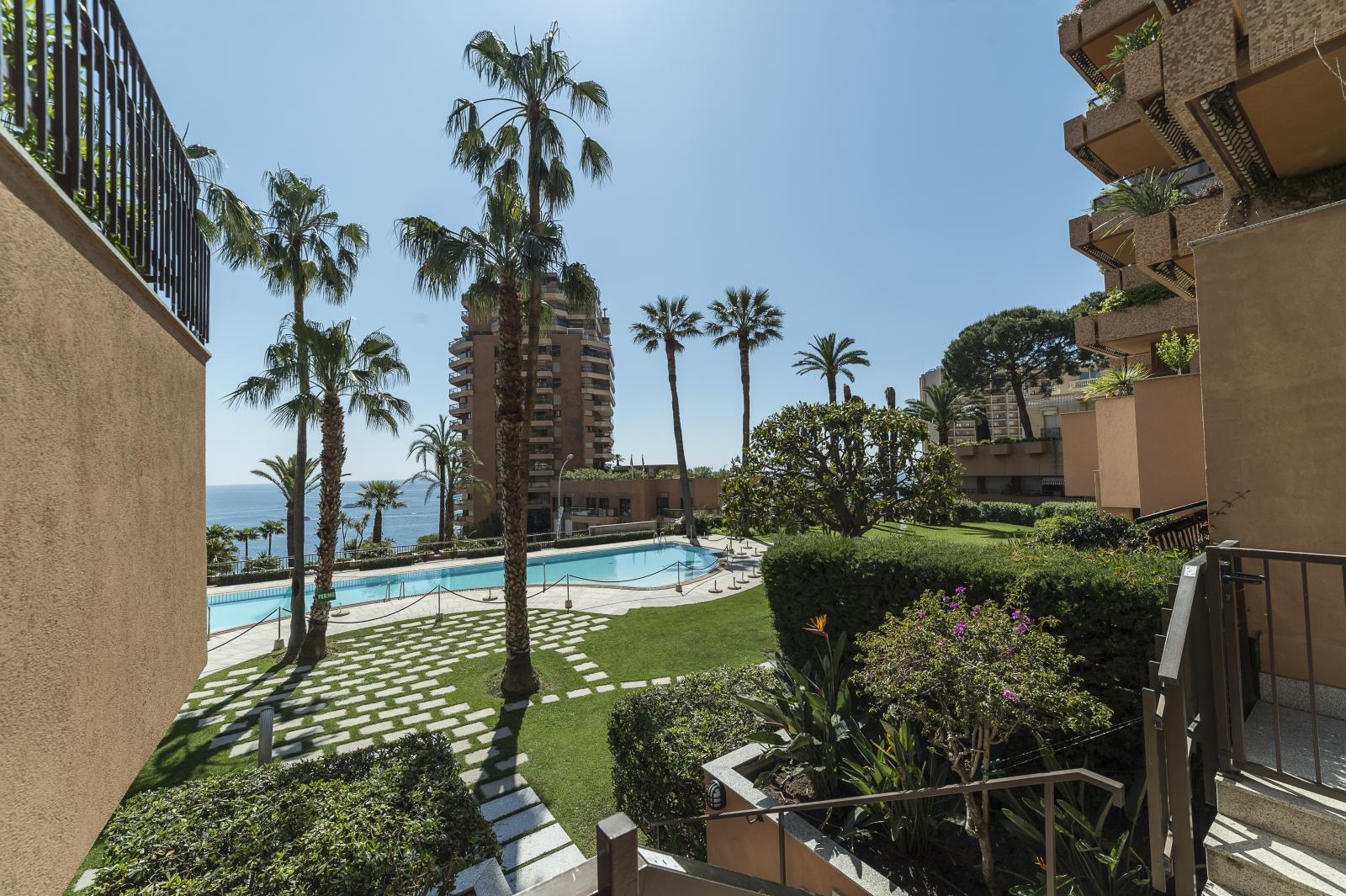 Parc Saint Roman – Duplex en dernier étage, trois chambres et vue mer