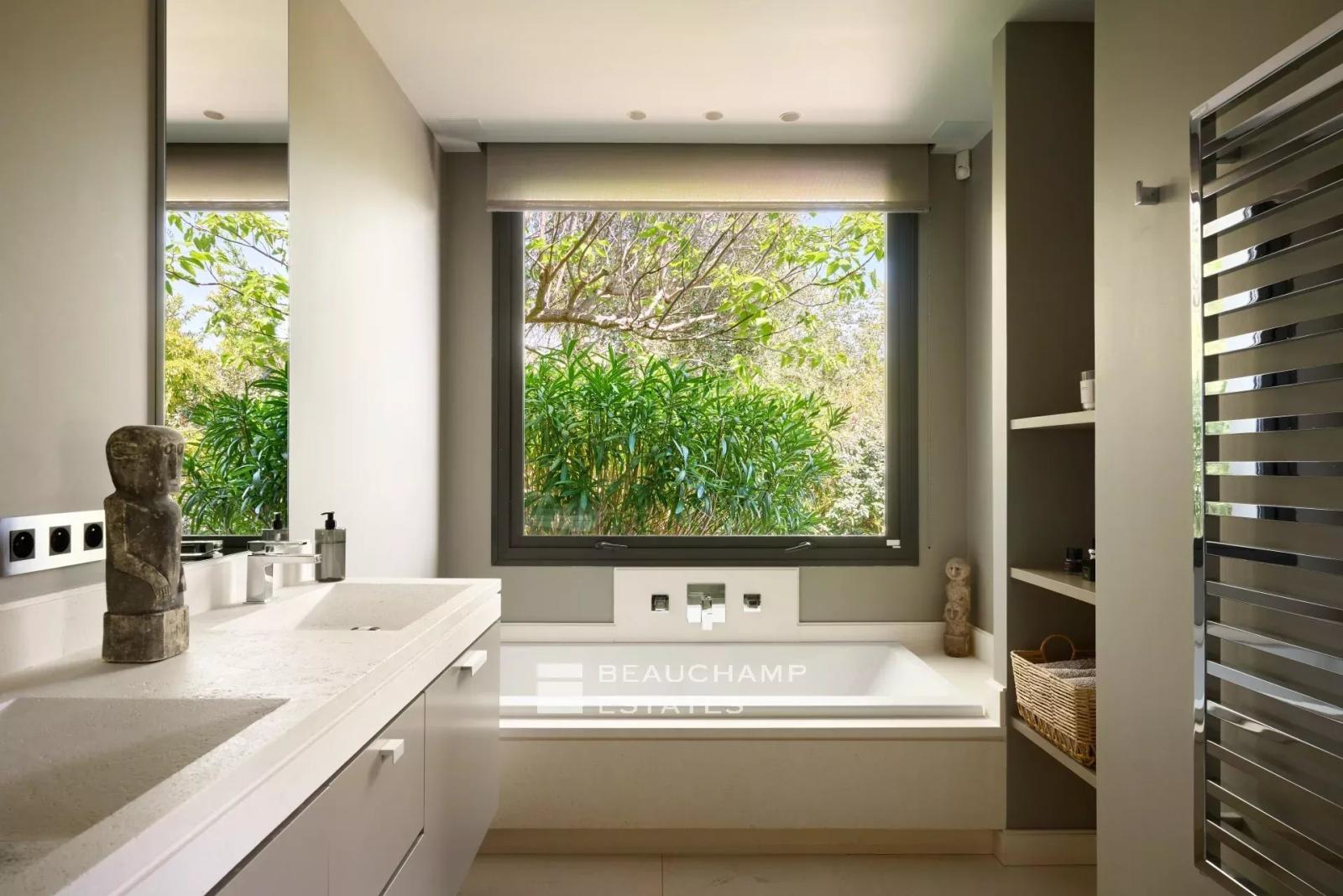 Exclusivité - Montauroux – Villa contemporaine avec vue panoramique