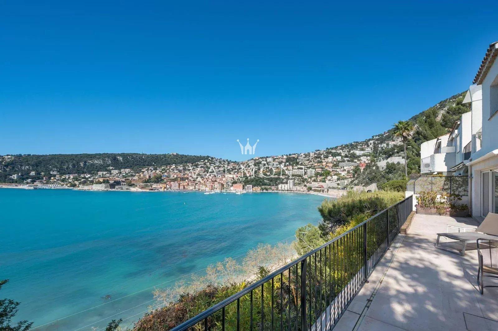 CHARMANTE MAISON EN BORD DE MER AVEC VUE PANORAMIQUE SUR LA MER